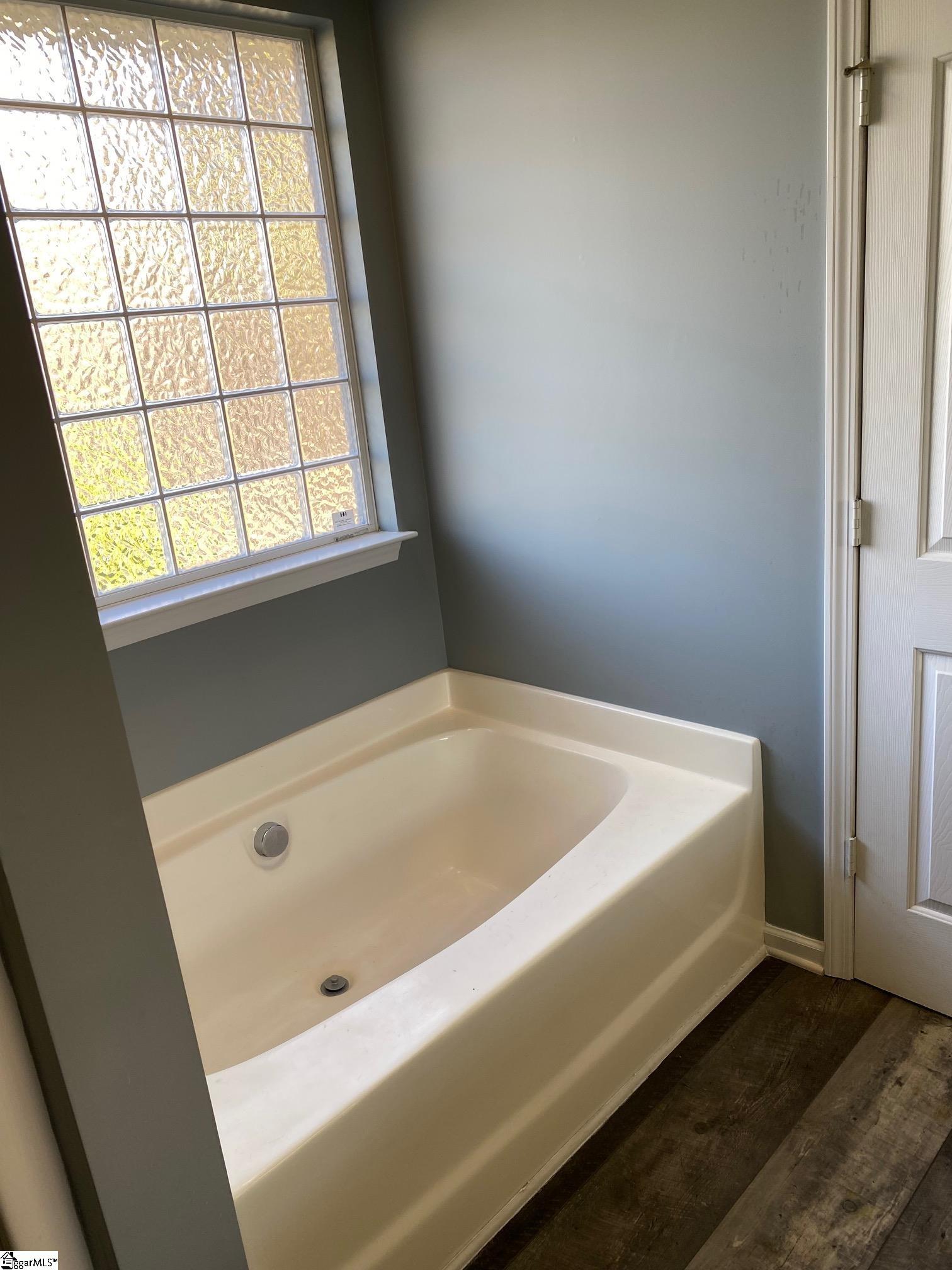 206 Knoll Ridge Drive Property Photo 30