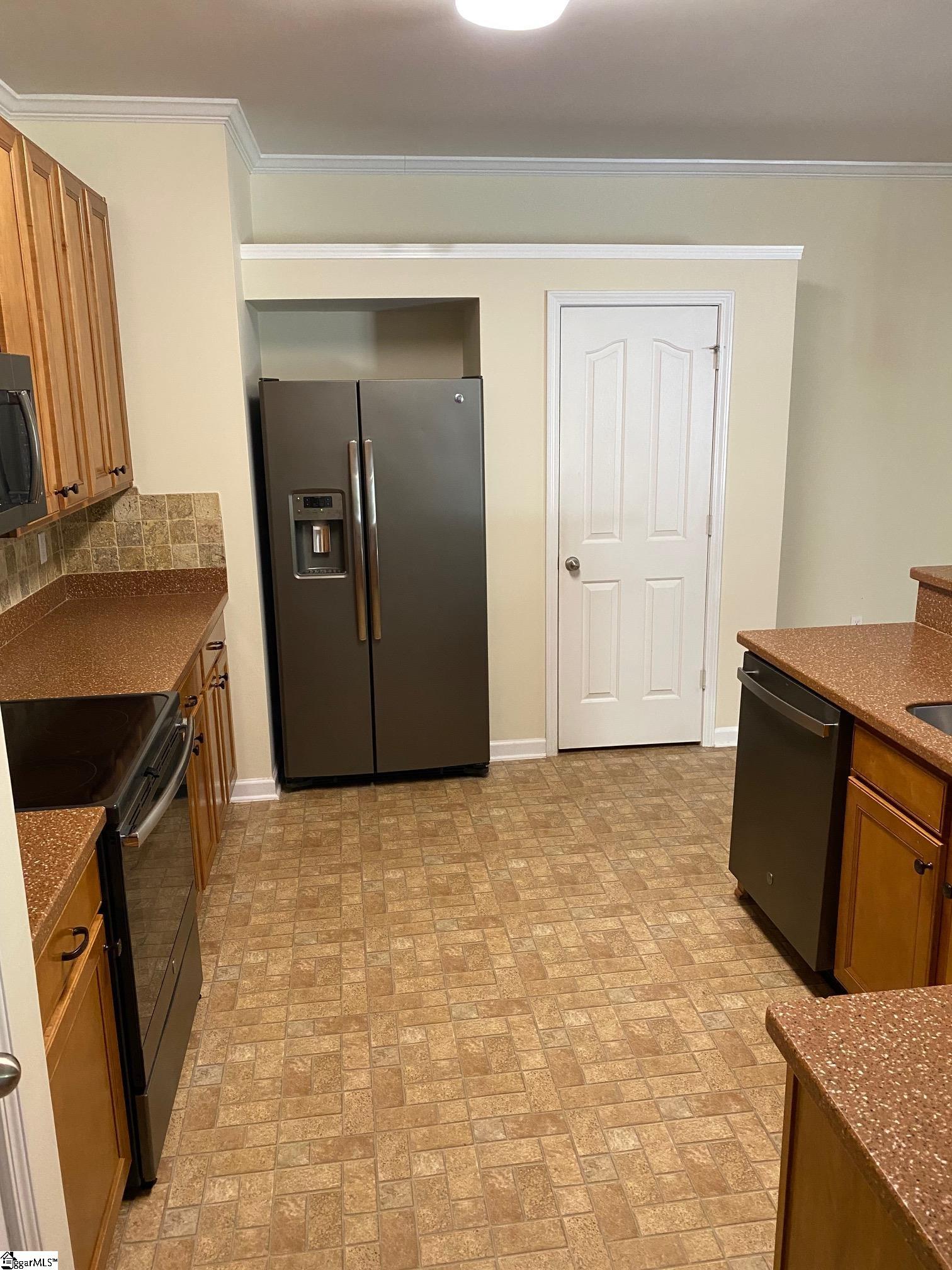 206 Knoll Ridge Drive Property Photo 32