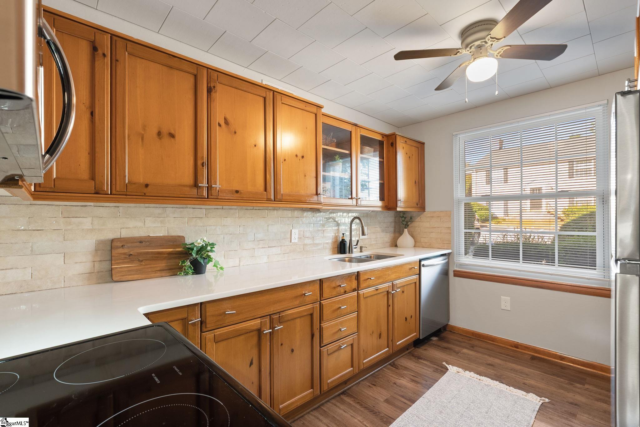 925 Cleveland Street Property Photo 14