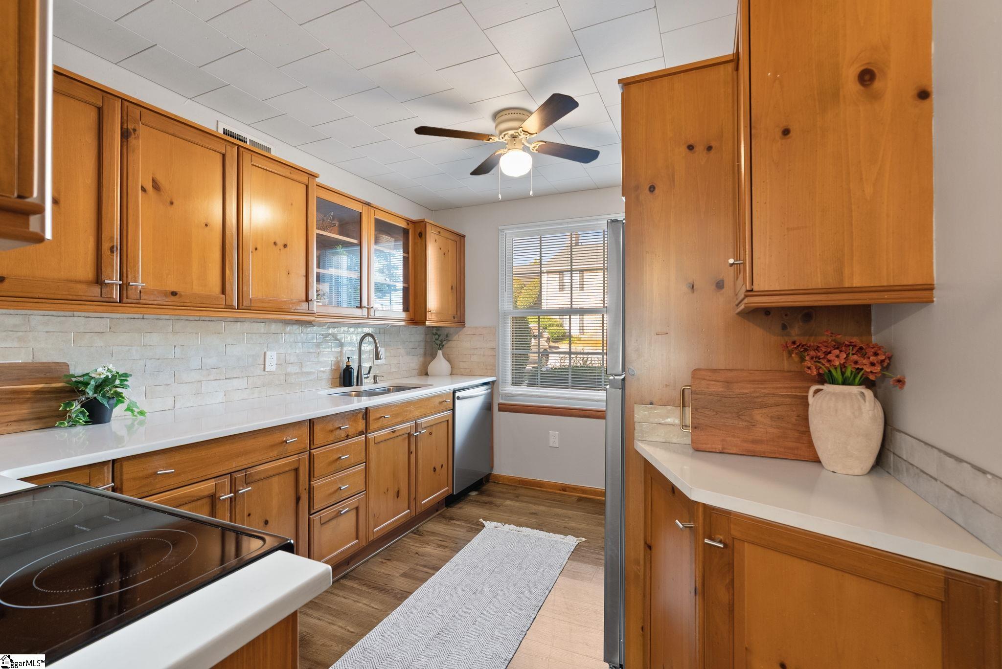 925 Cleveland Street Property Photo 15