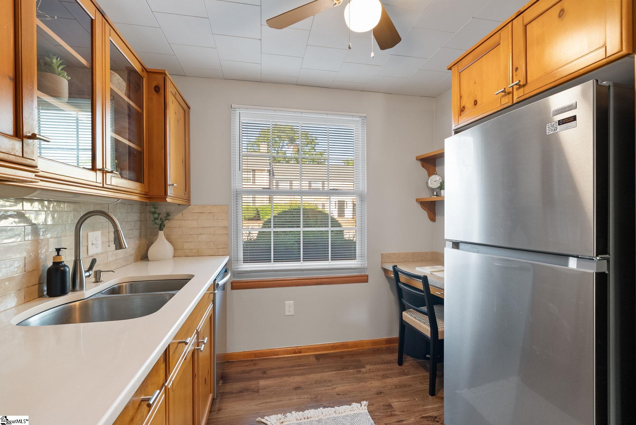 925 Cleveland Street Property Photo 16