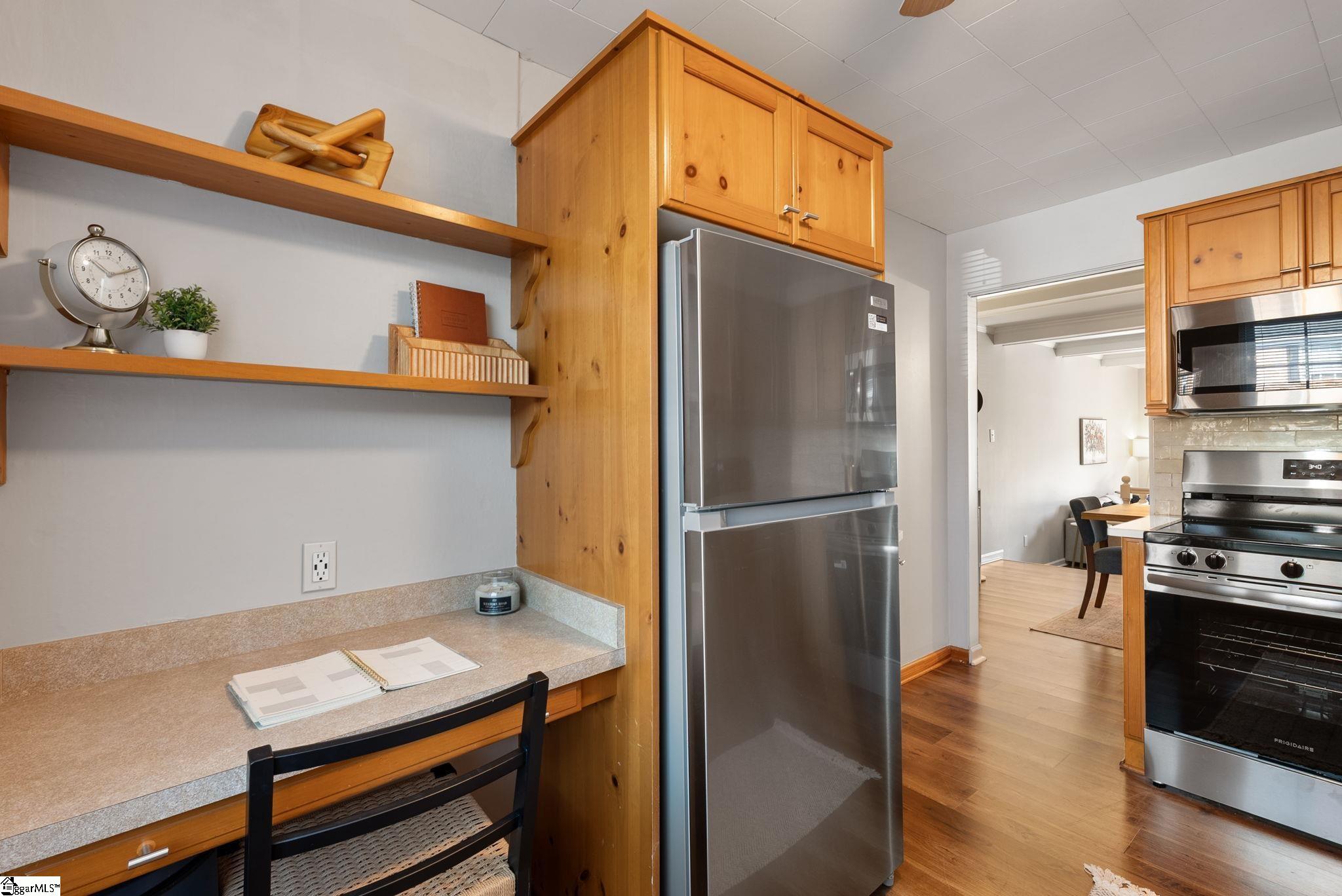 925 Cleveland Street Property Photo 17