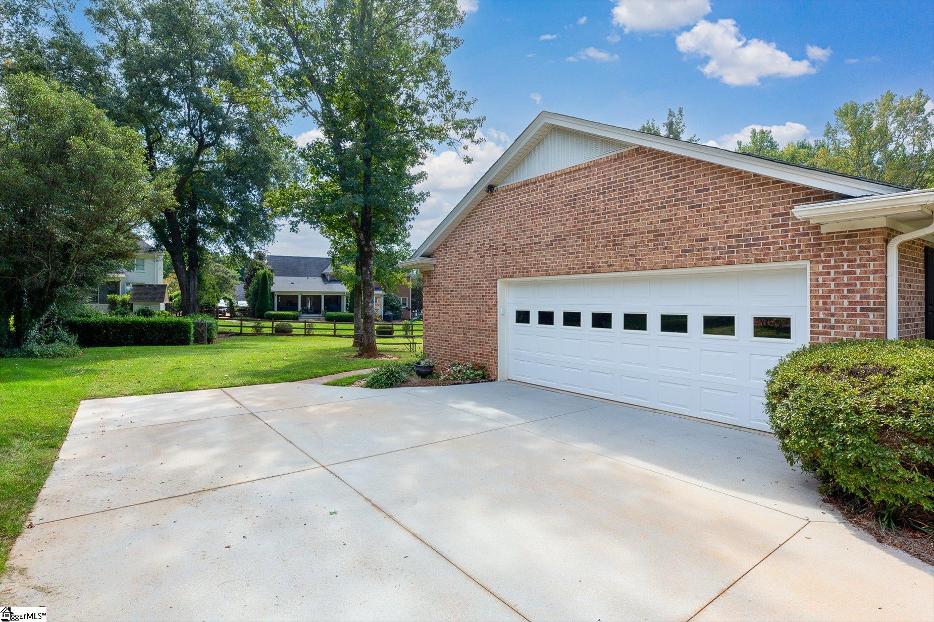 109 Silver Creek Court Property Photo 43