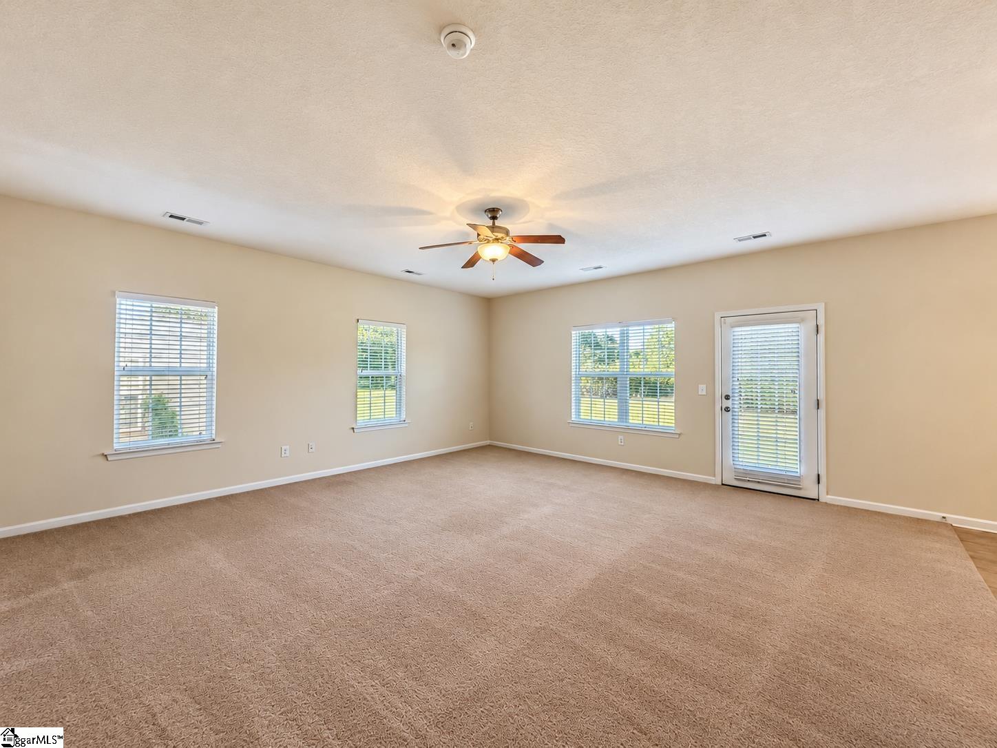 7 Rivers Edge Circle Property Photo 4