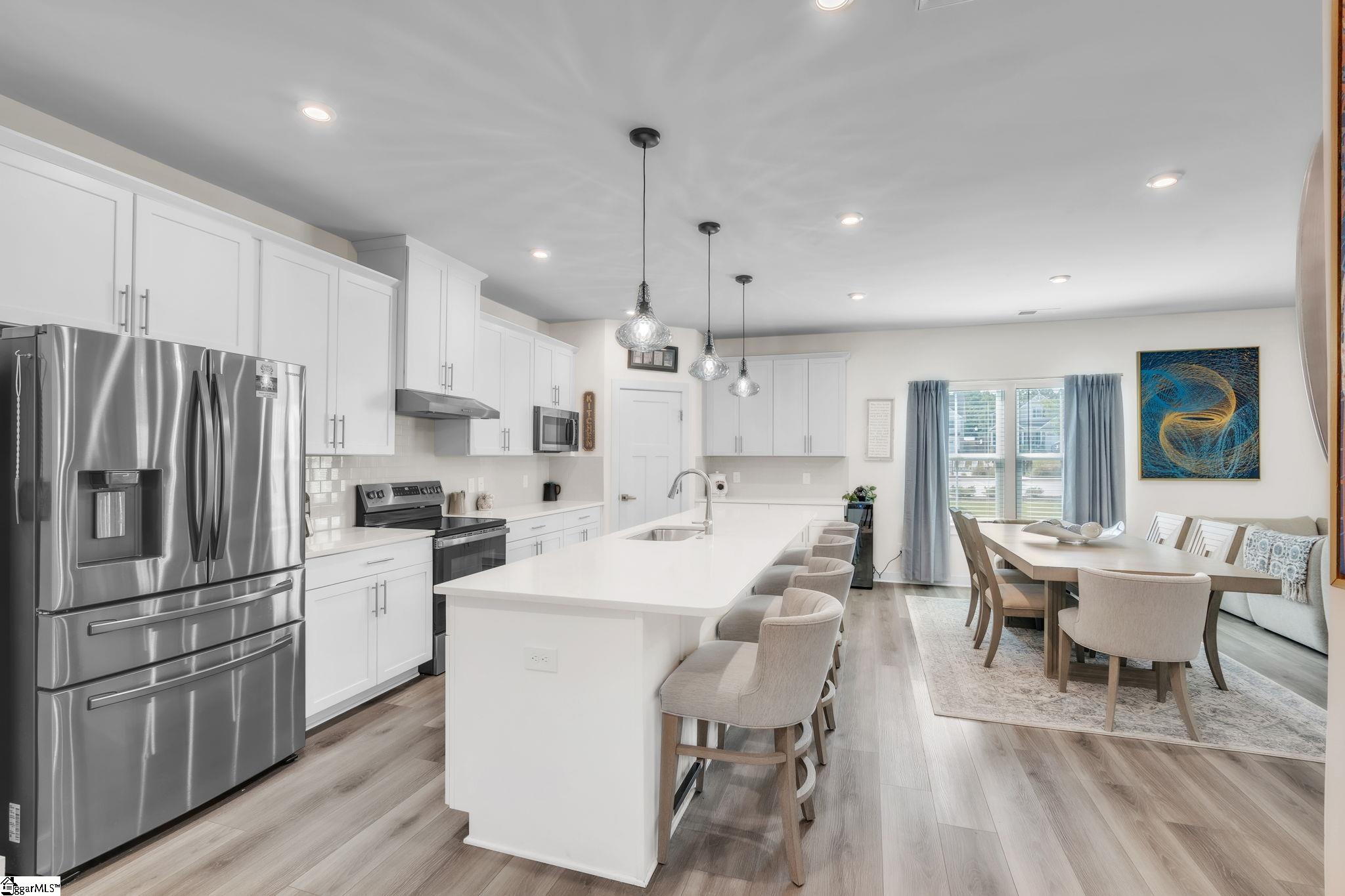 115 Dunroyal Road Property Photo 8