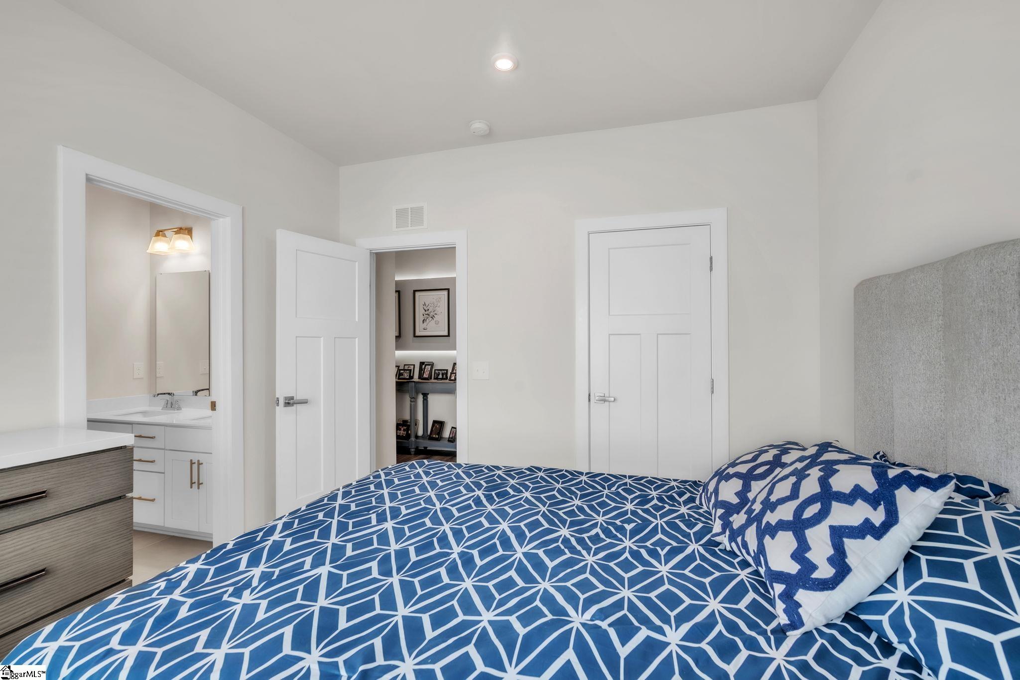 115 Dunroyal Road Property Photo 12