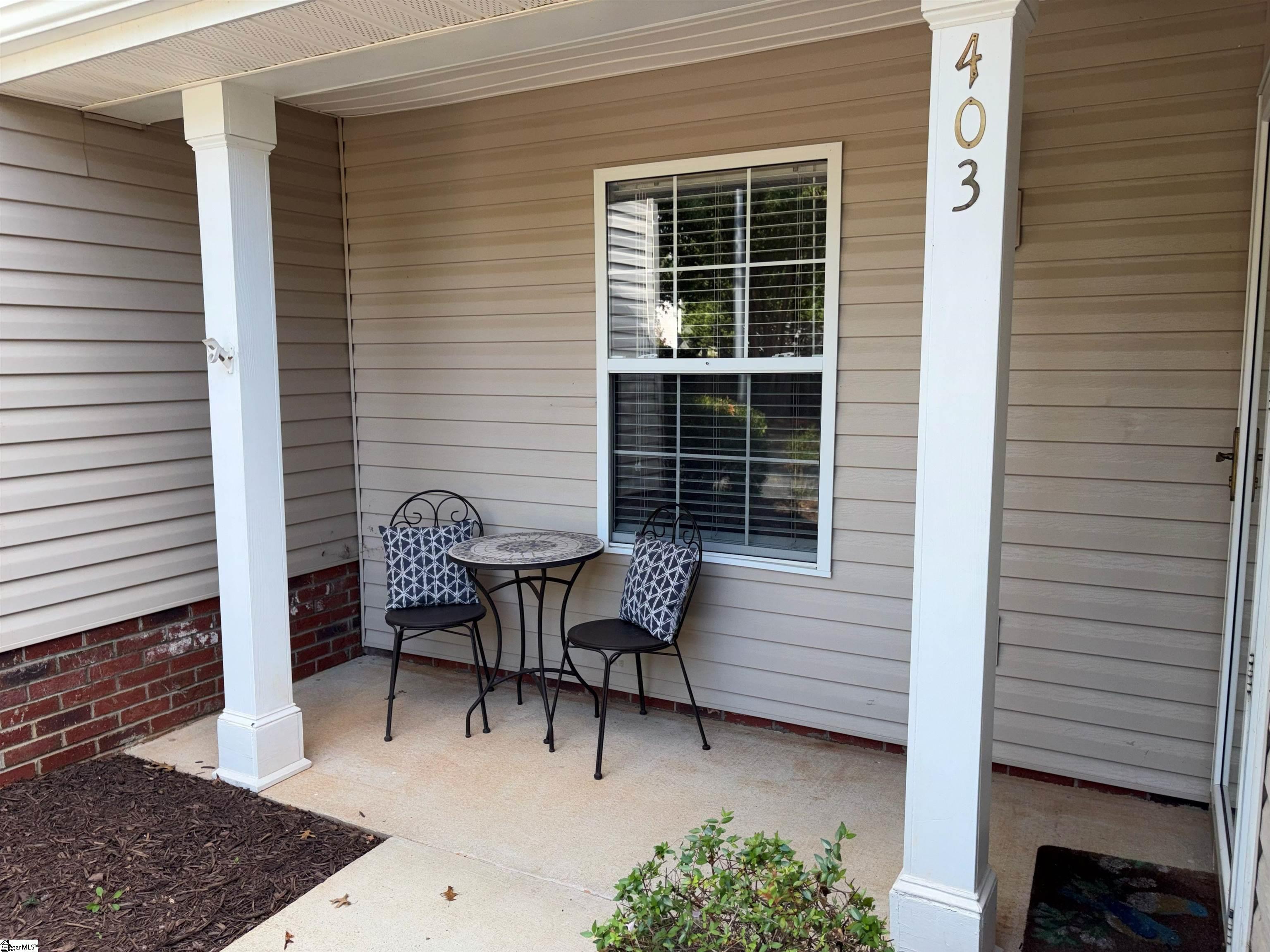 403 Riverside Towne Circle Property Photo 2