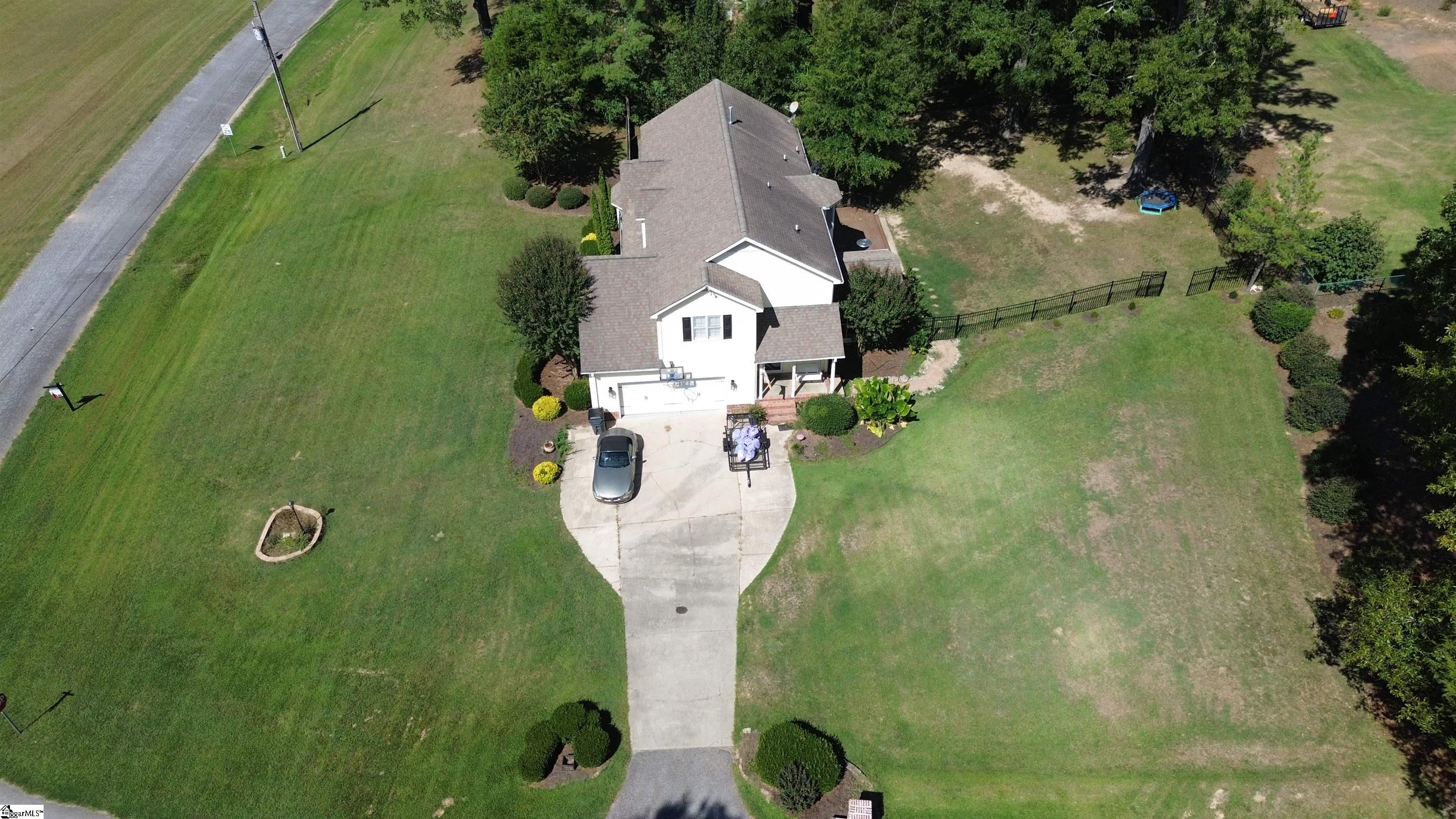 515 Parkview Drive Property Photo 2