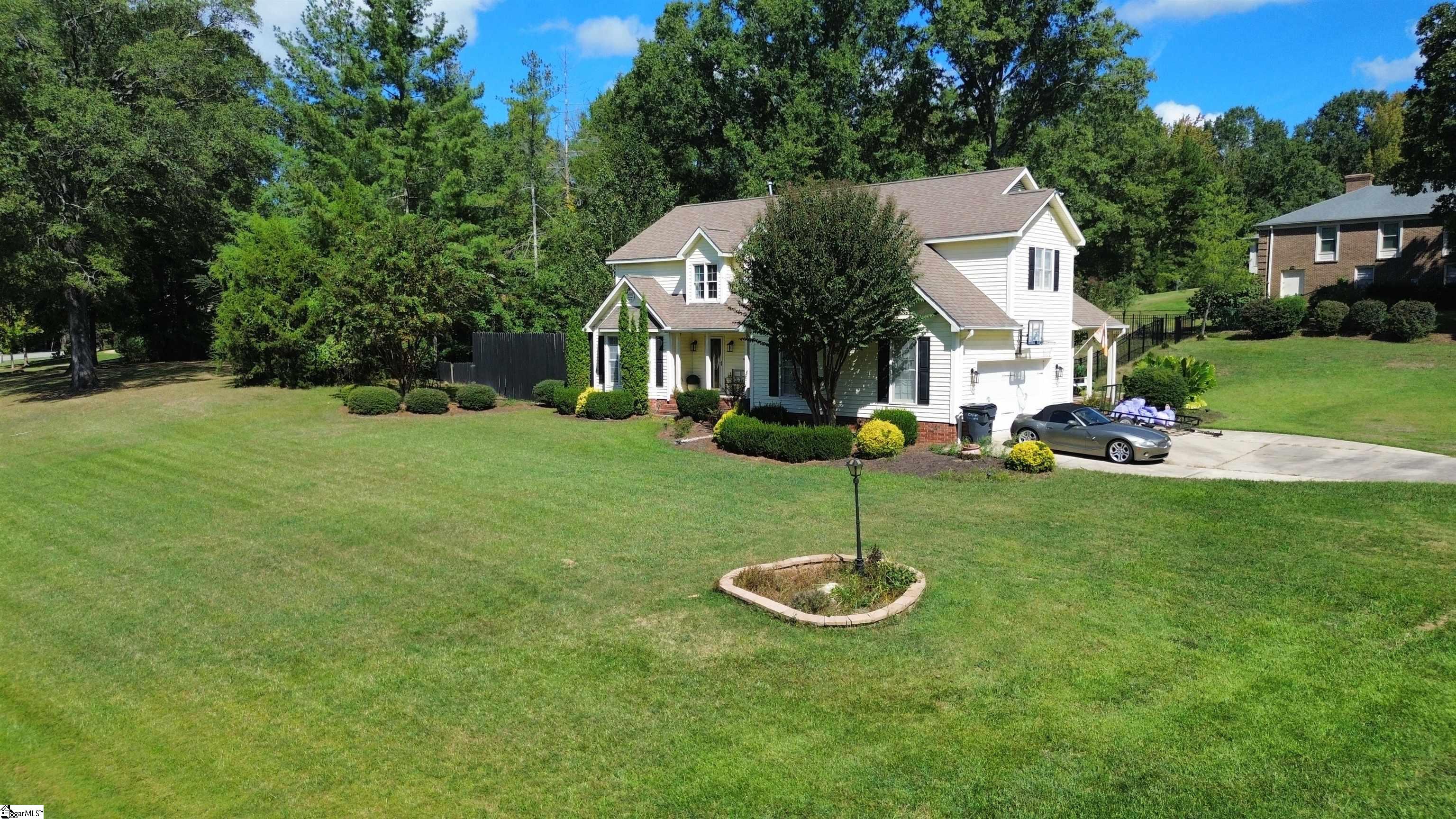 515 Parkview Drive Property Photo 3