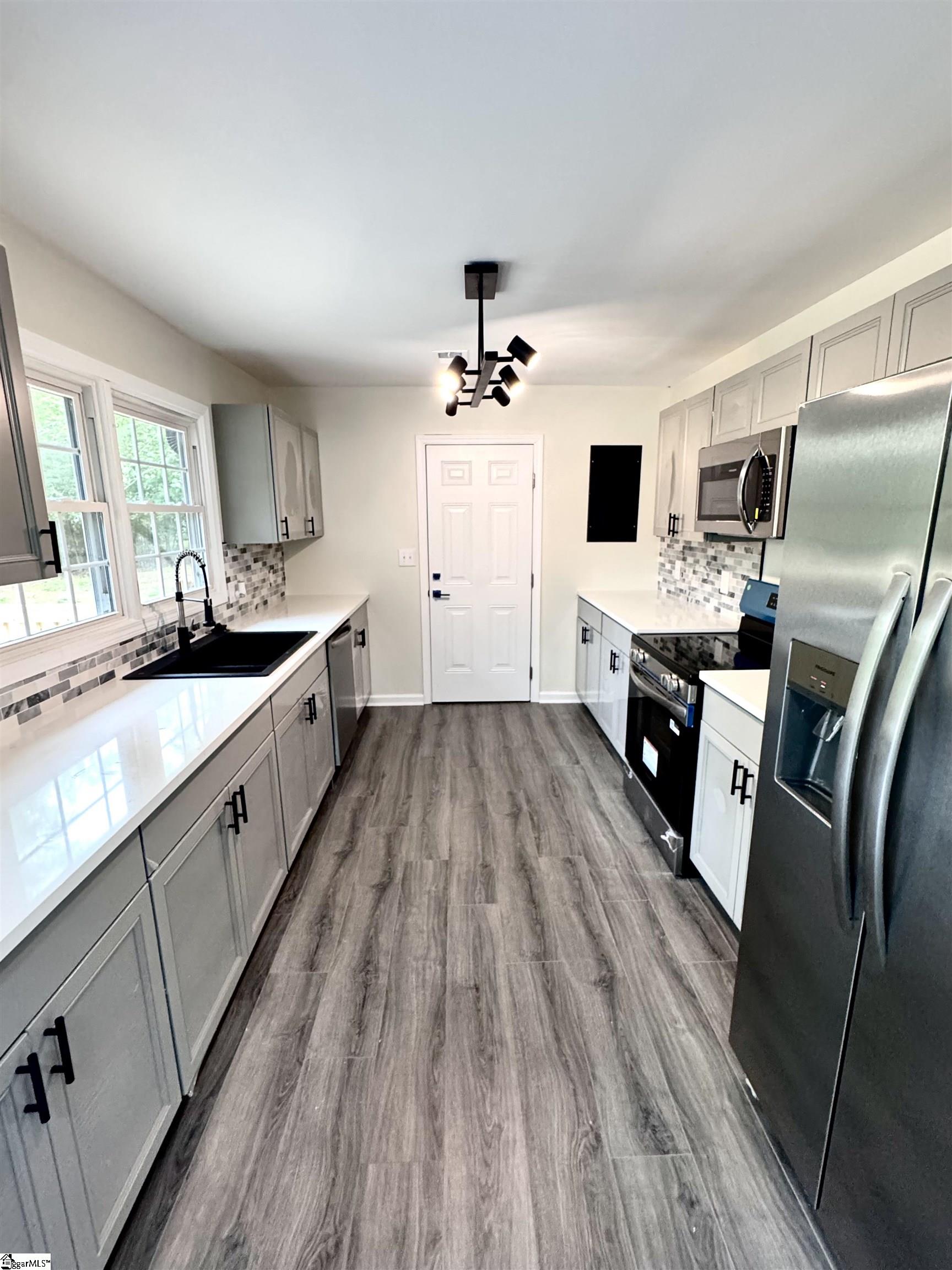 307 Westminster Avenue Property Photo 10