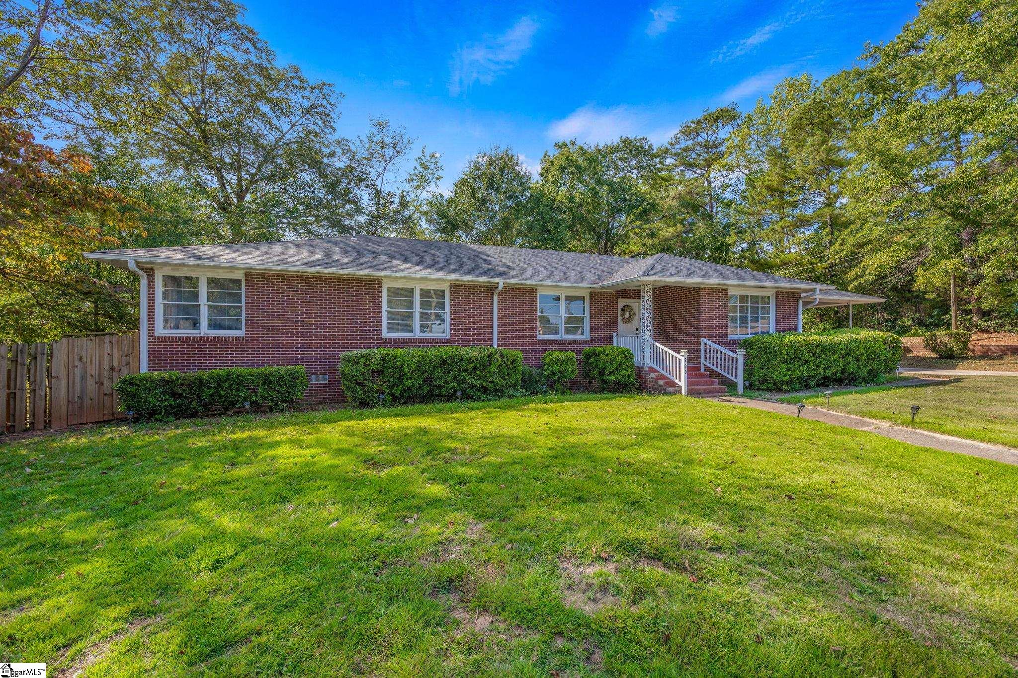 200 Pine Street Property Photo 2