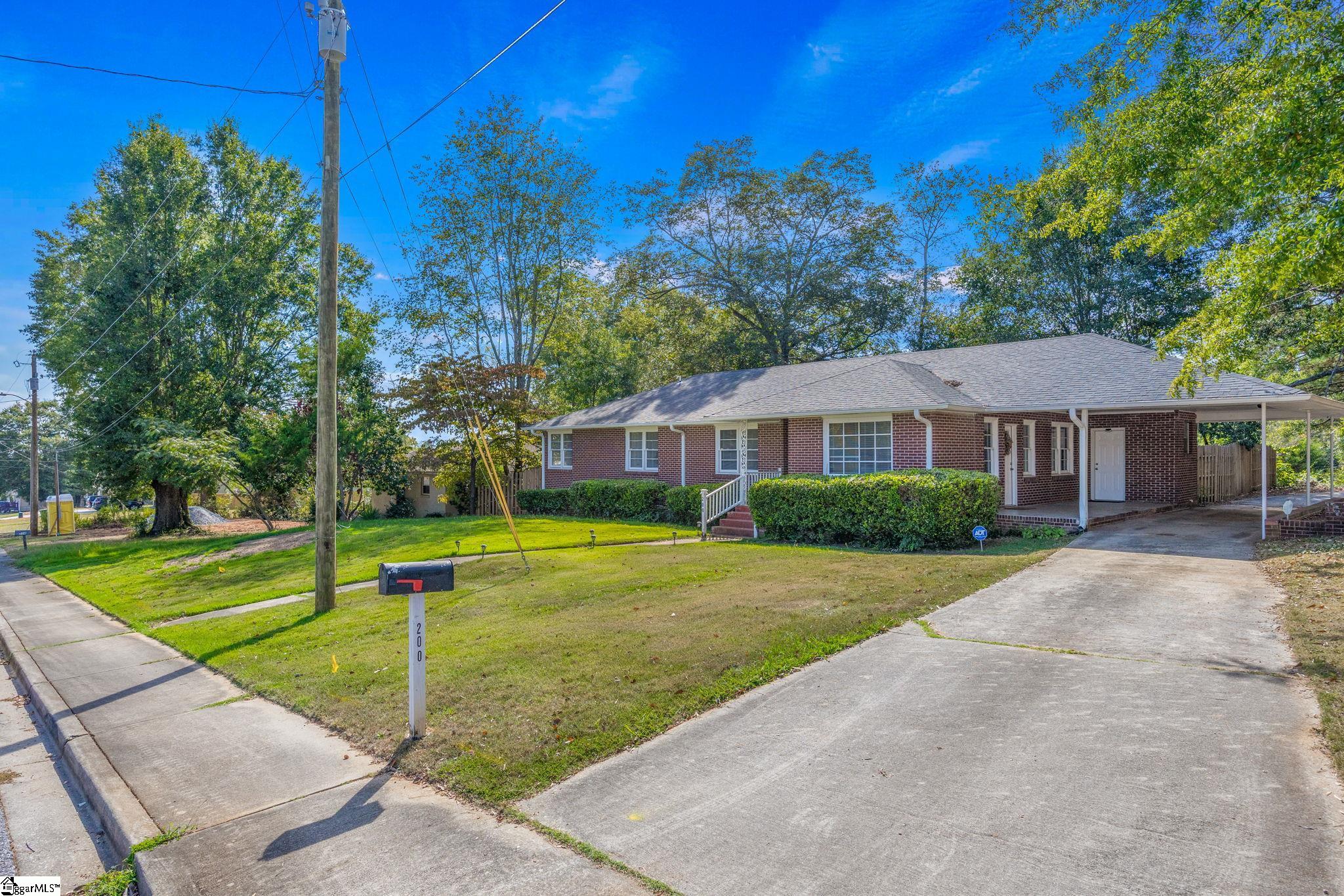 200 Pine Street Property Photo 3