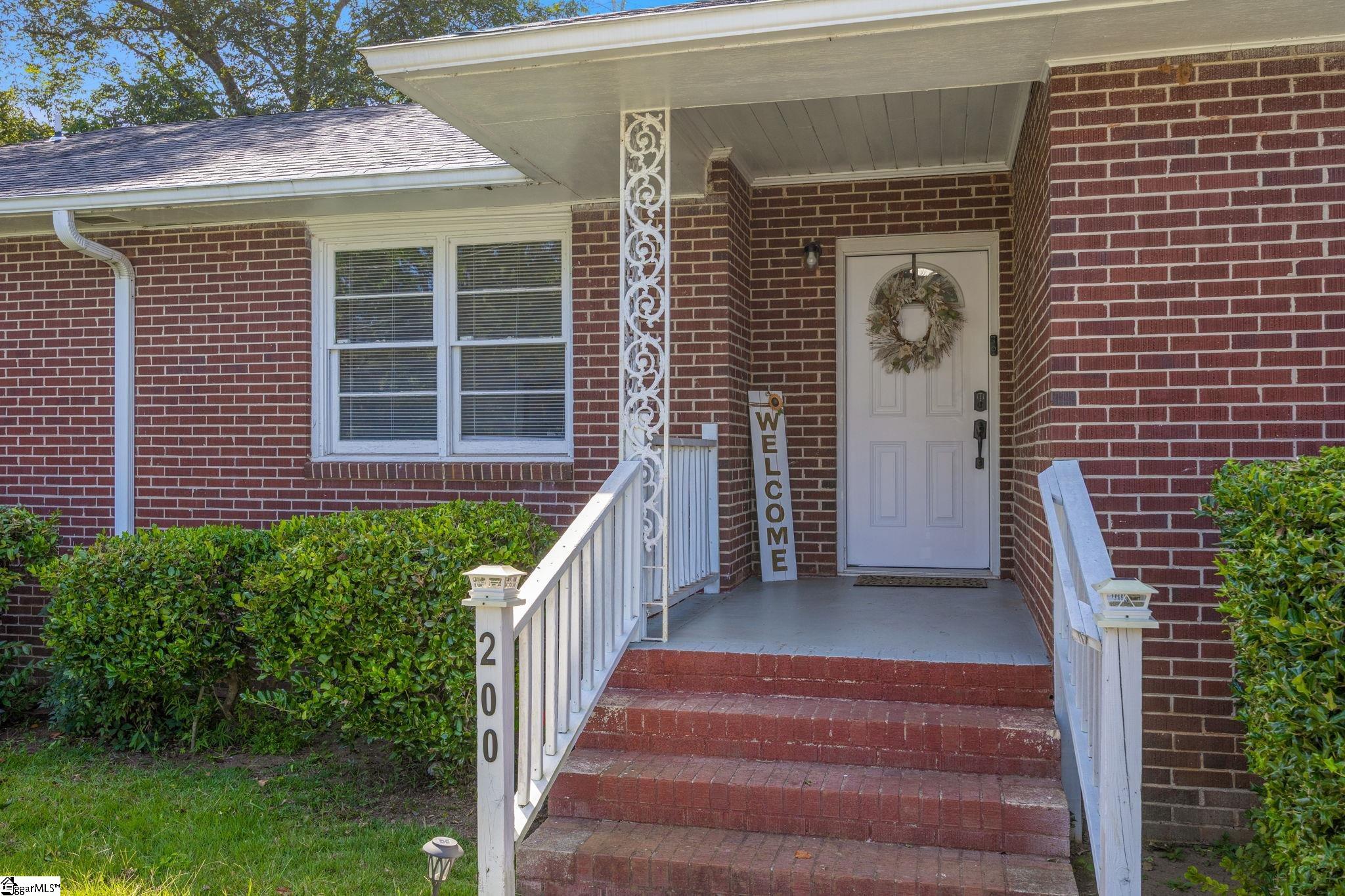 200 Pine Street Property Photo 5