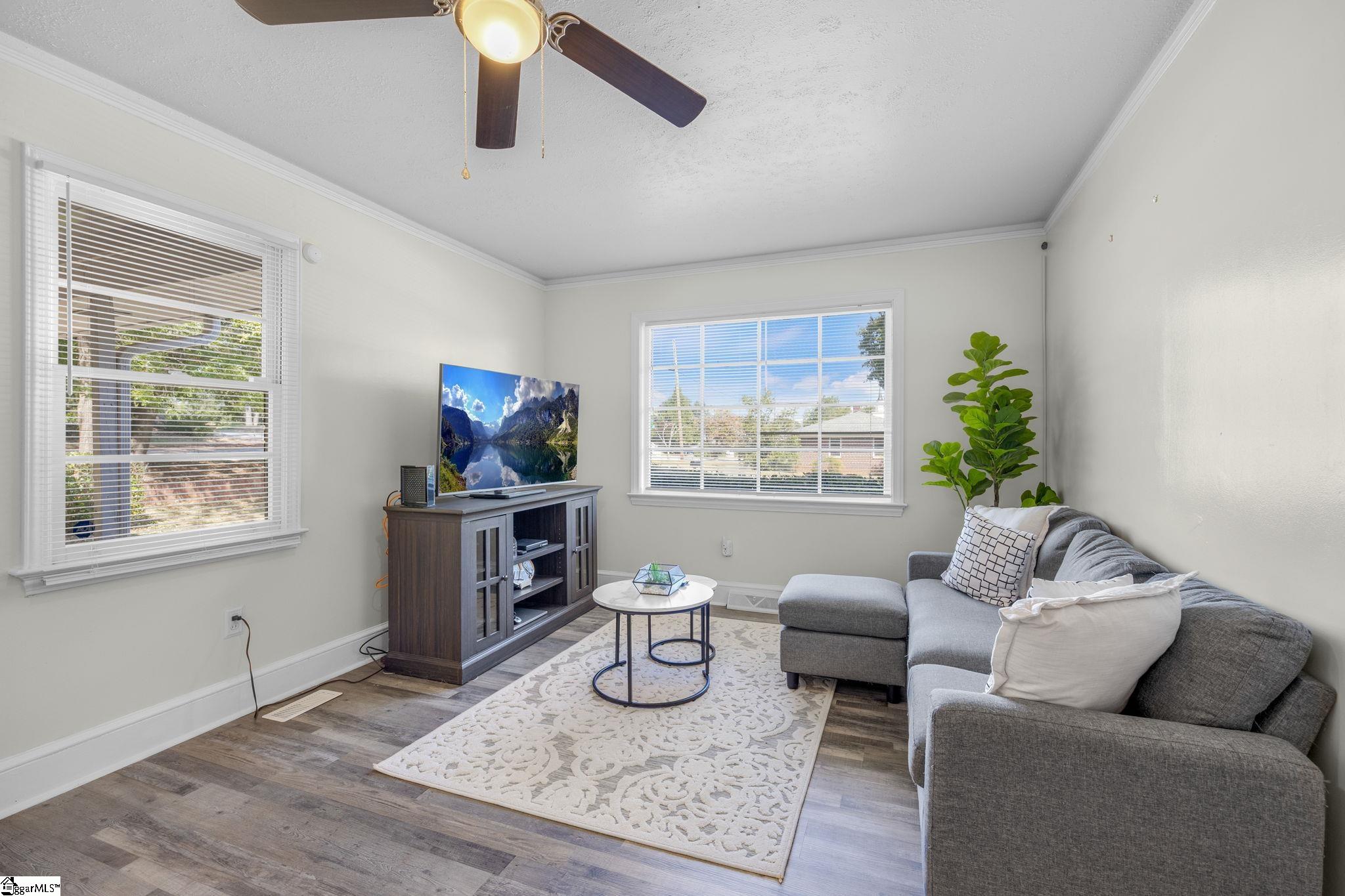200 Pine Street Property Photo 7