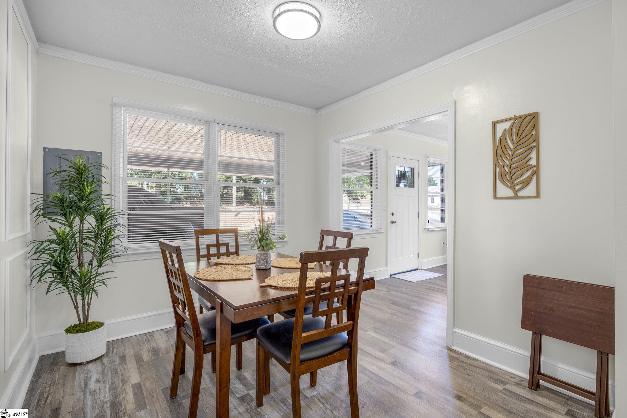 200 Pine Street Property Photo 11