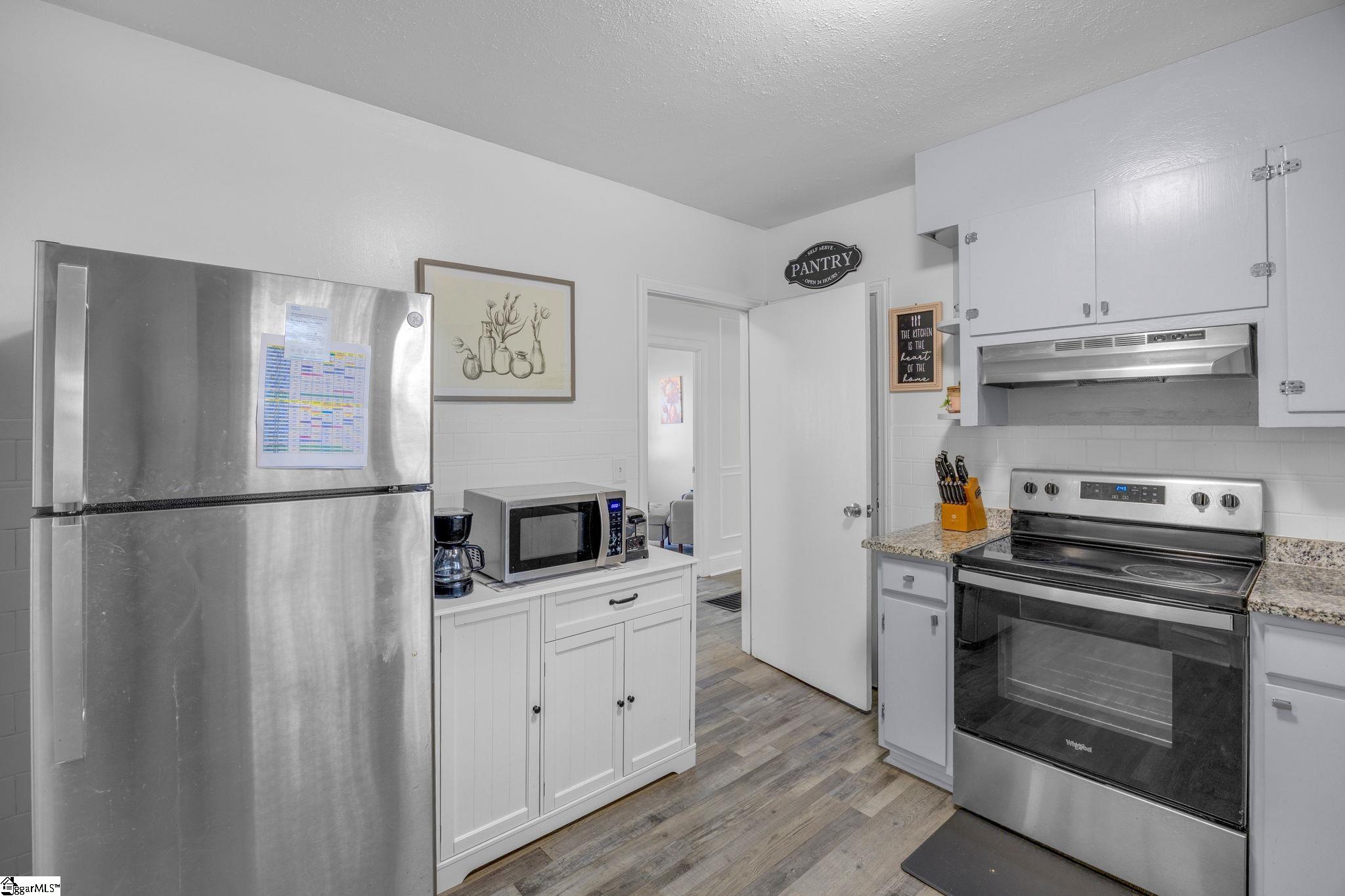 200 Pine Street Property Photo 14