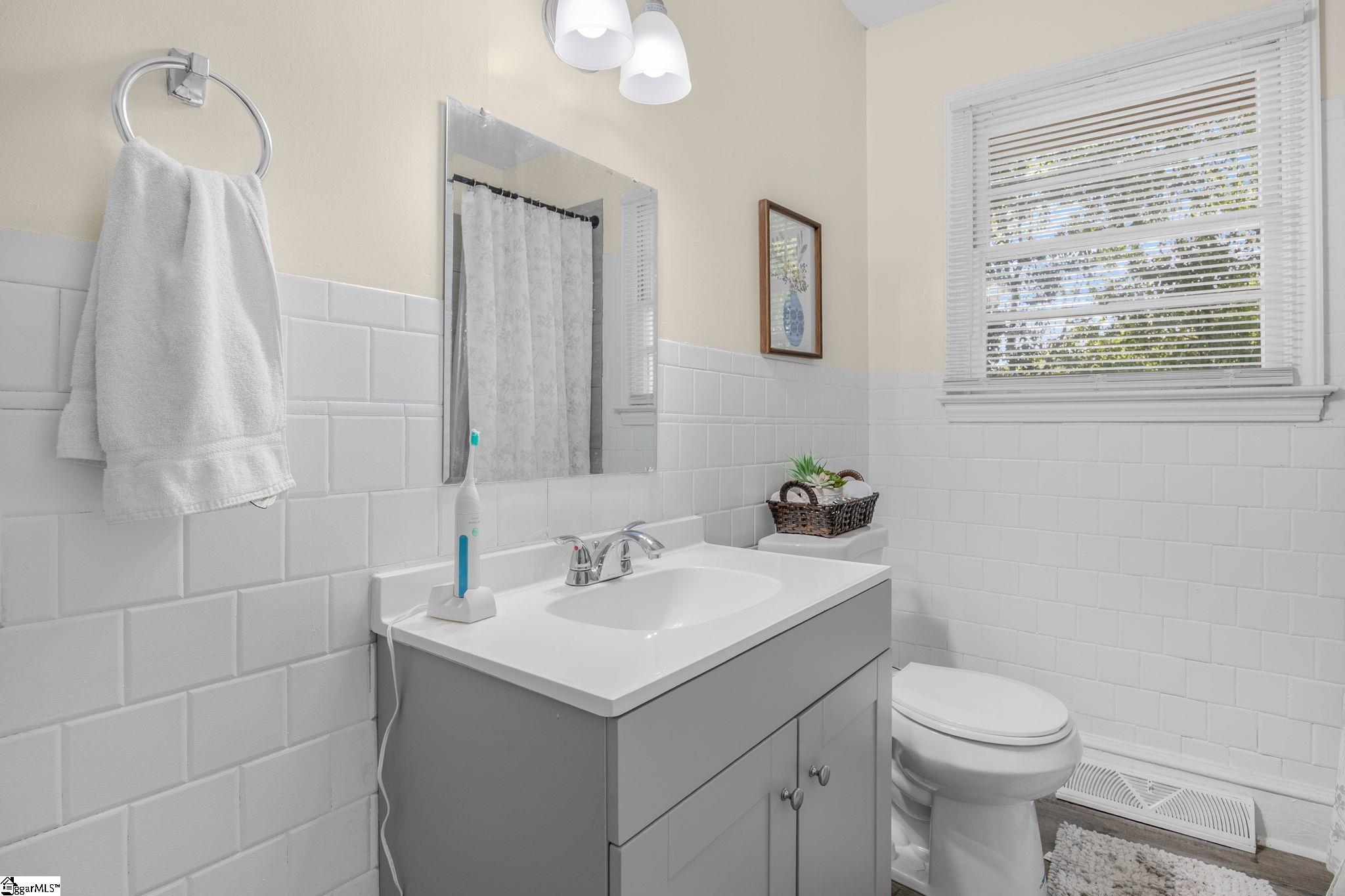 200 Pine Street Property Photo 21