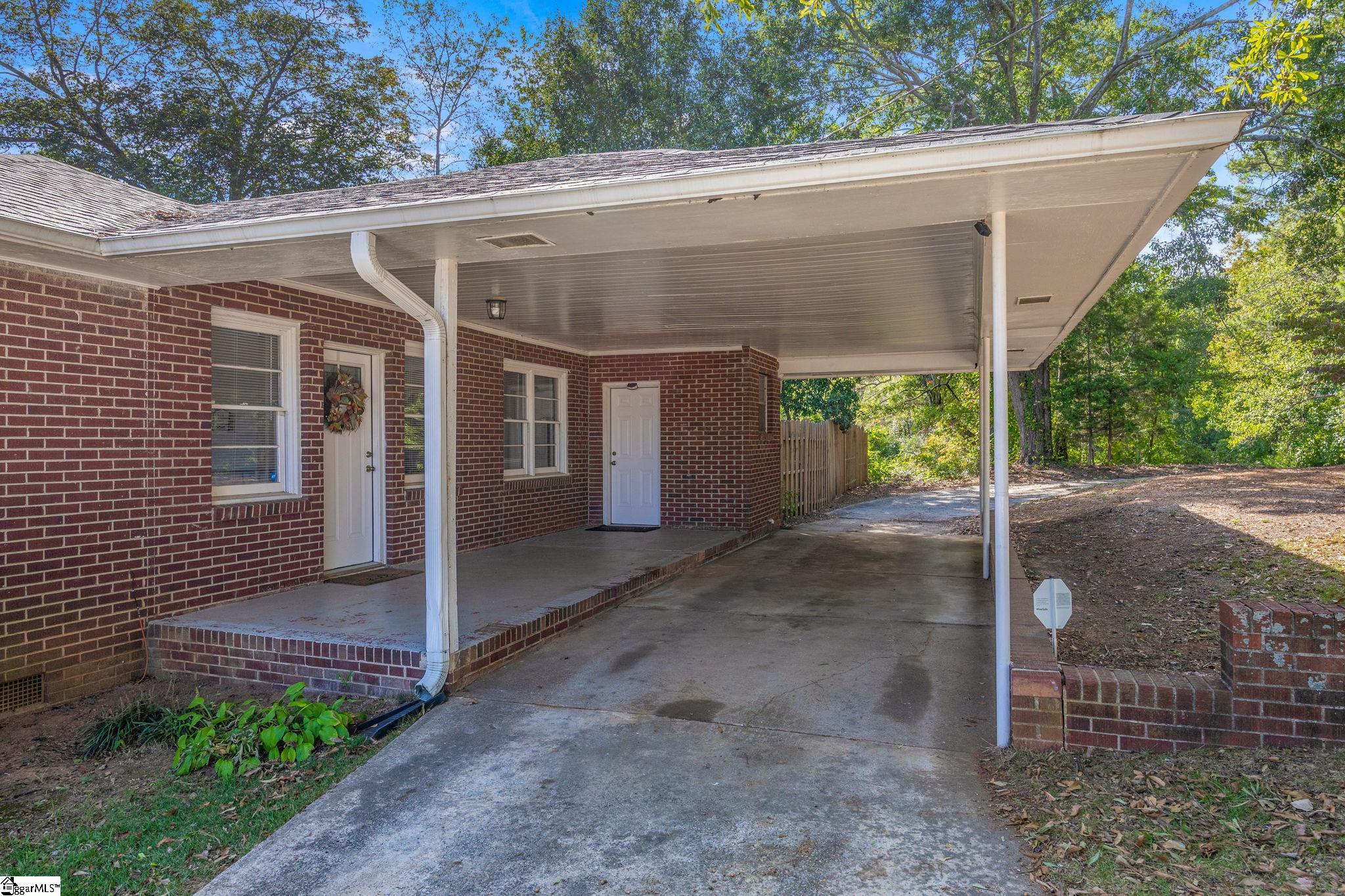 200 Pine Street Property Photo 31