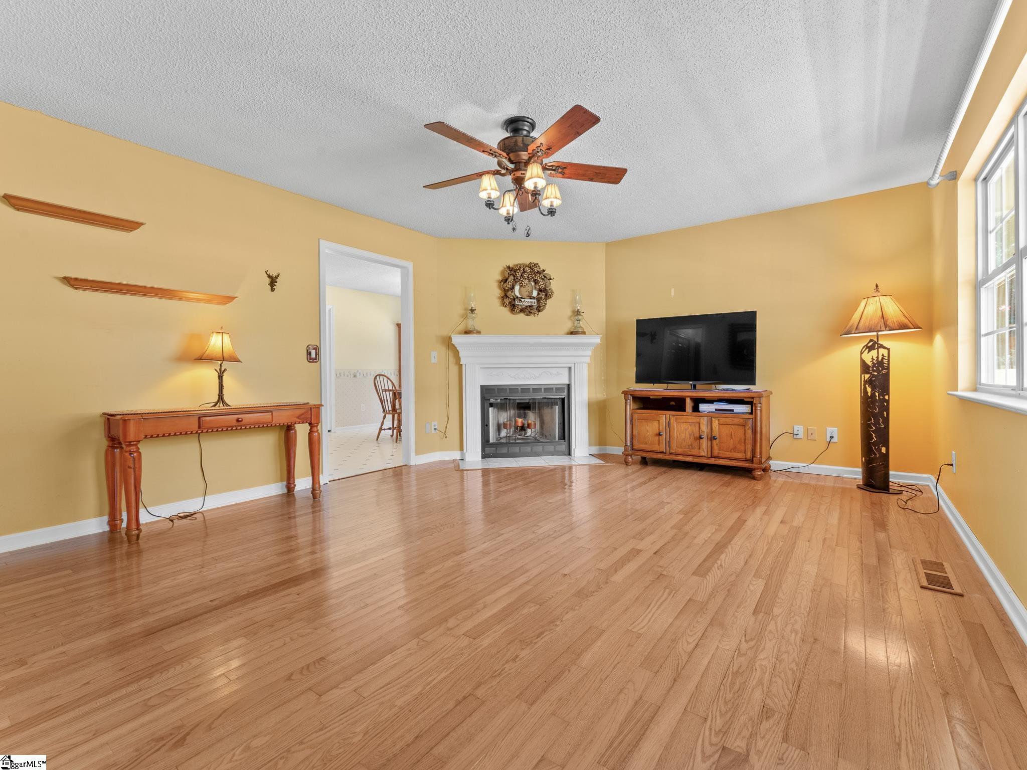 119 Mockingbird Lane Property Photo 6
