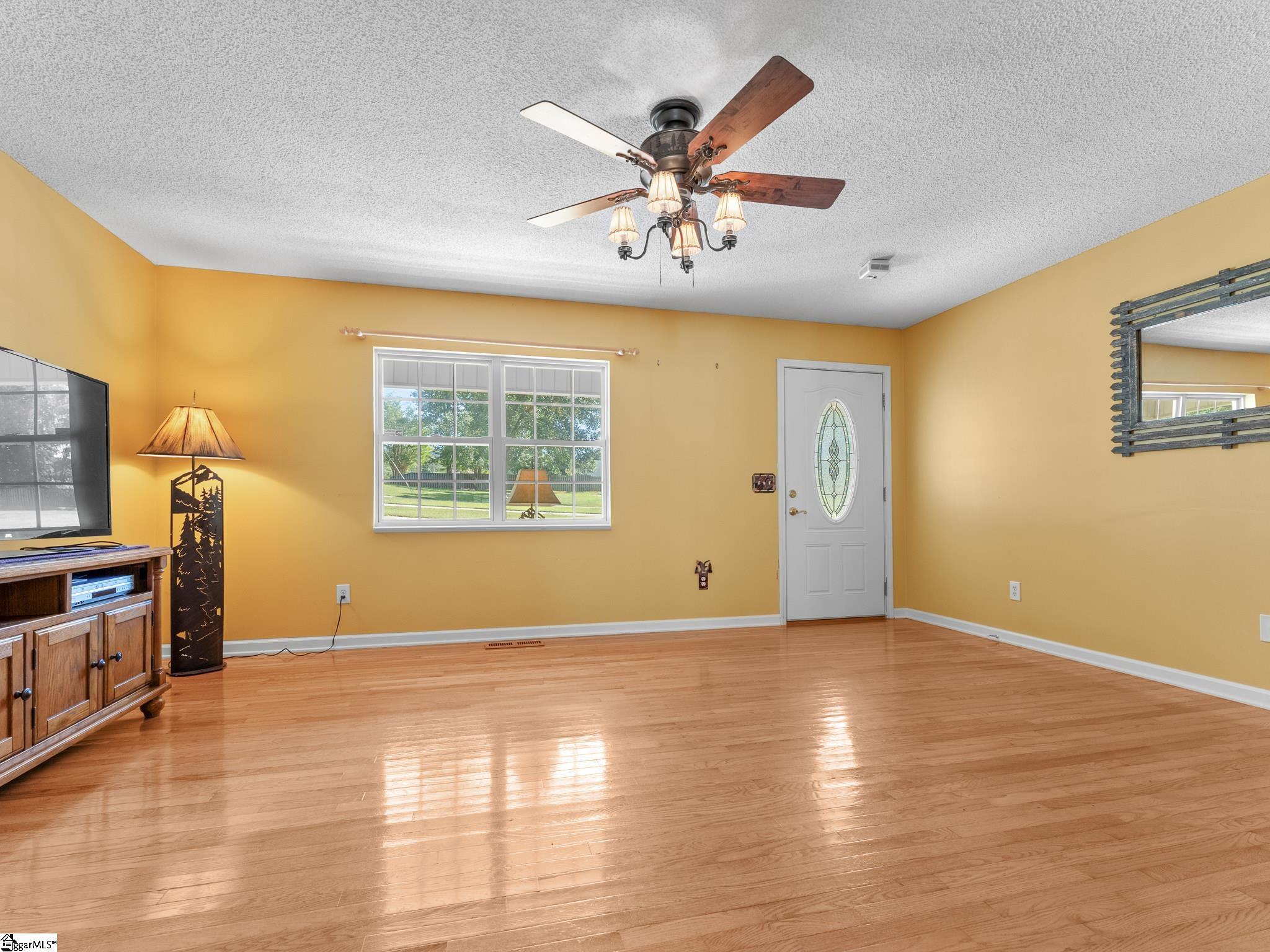 119 Mockingbird Lane Property Photo 9