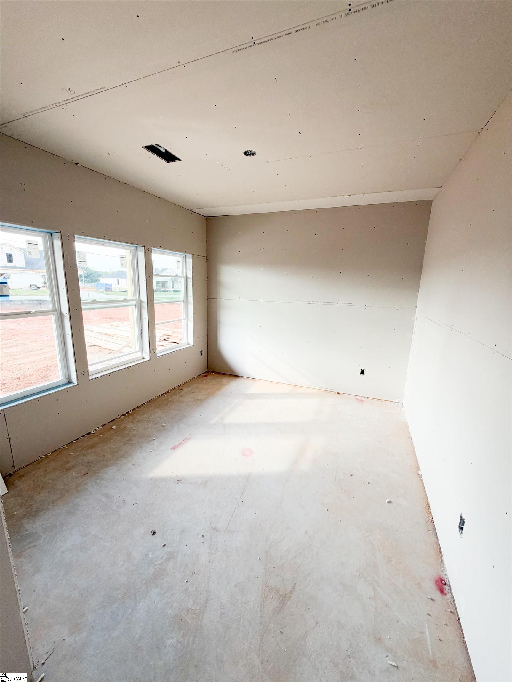 138 Henderson Road Property Photo 2