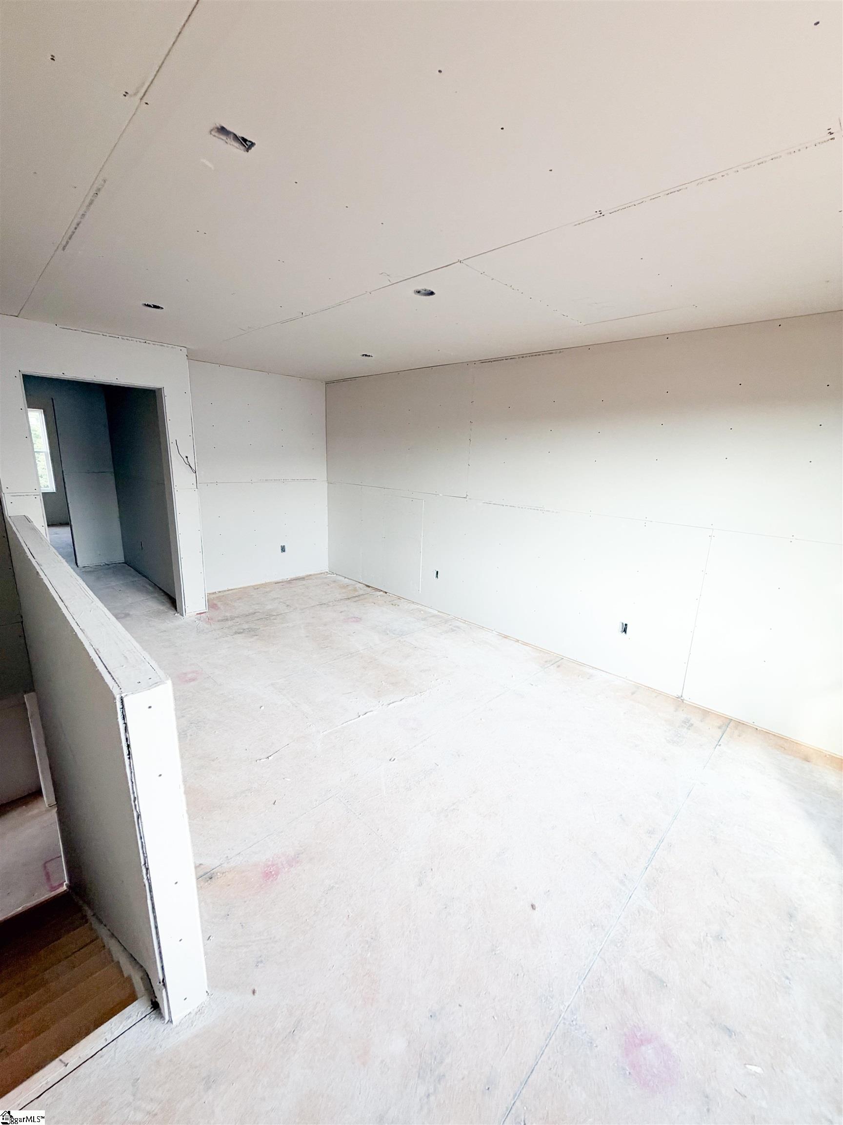 138 Henderson Road Property Photo 5