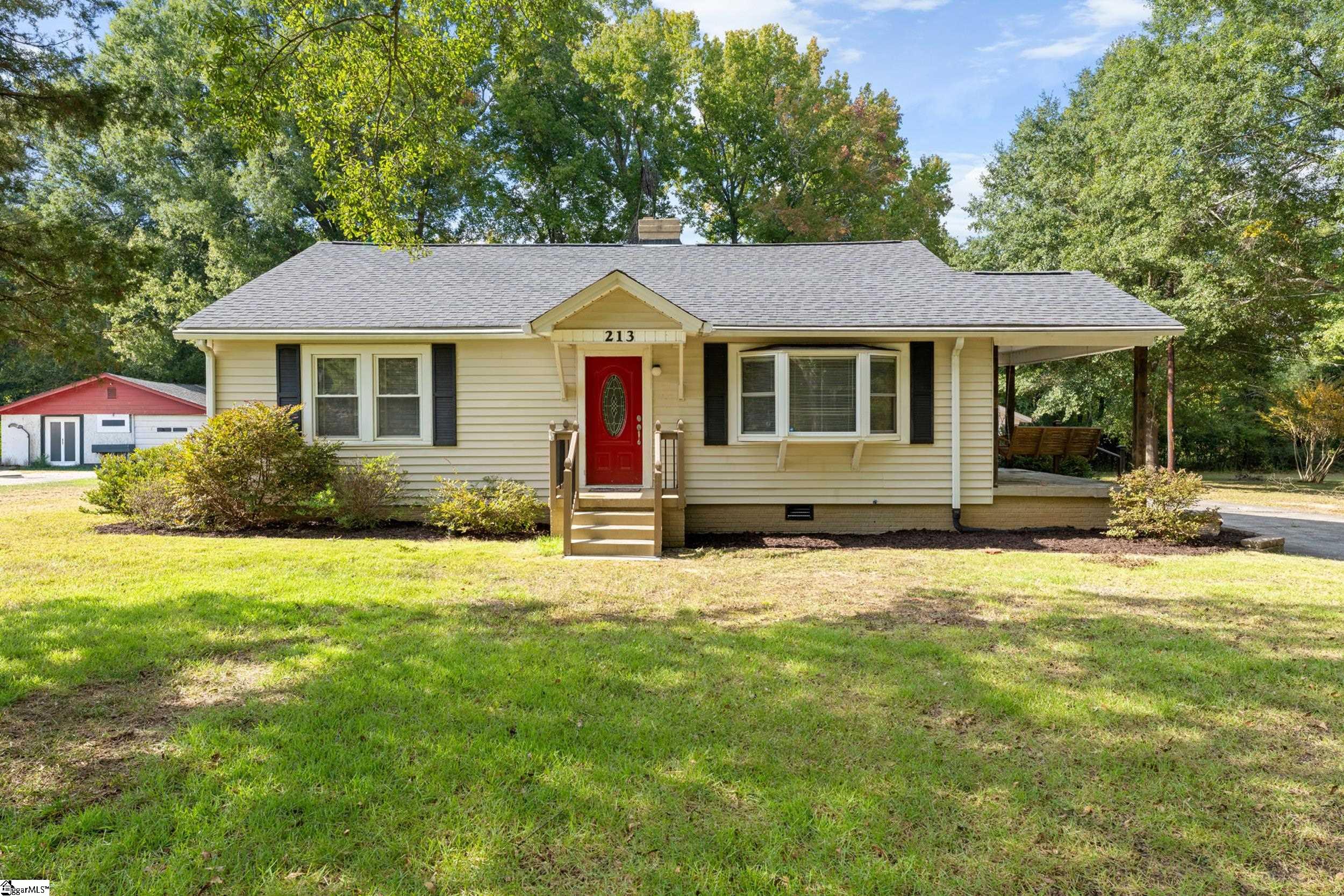 213 Oak Drive Property Photo 1