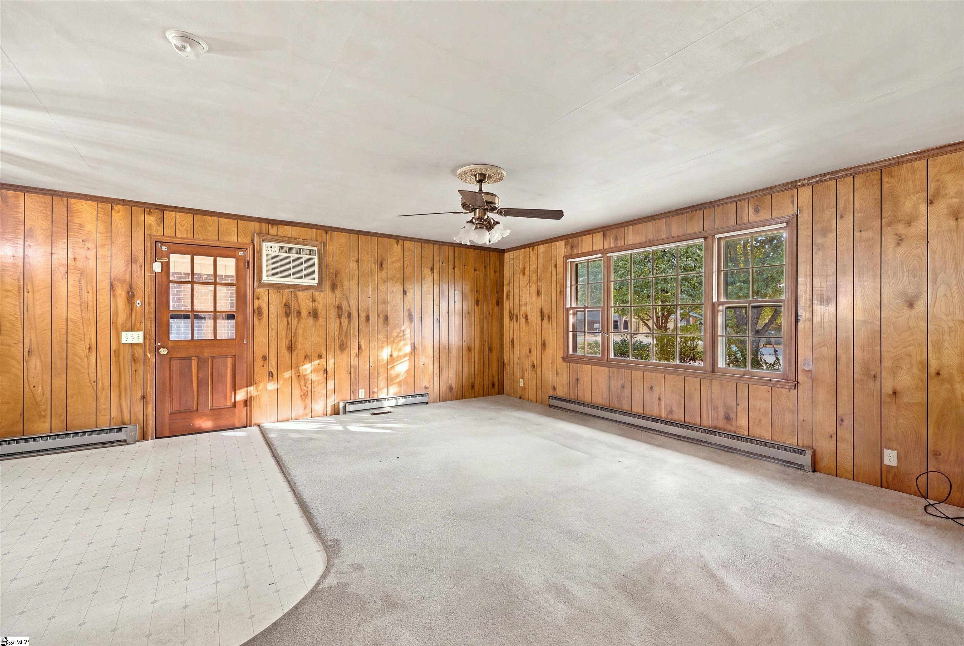 404 Forest Hills Drive Property Photo 2