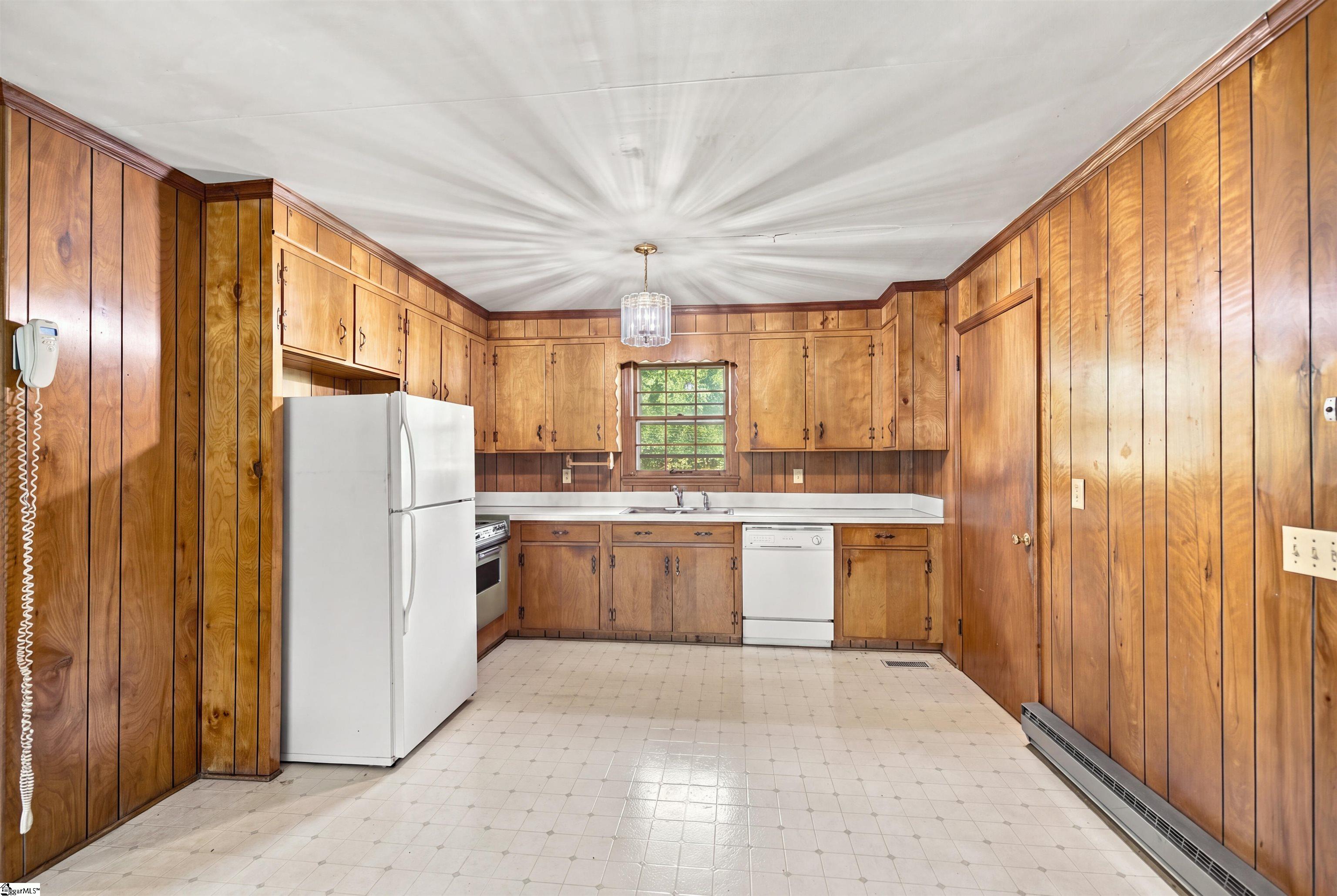 404 Forest Hills Drive Property Photo 5
