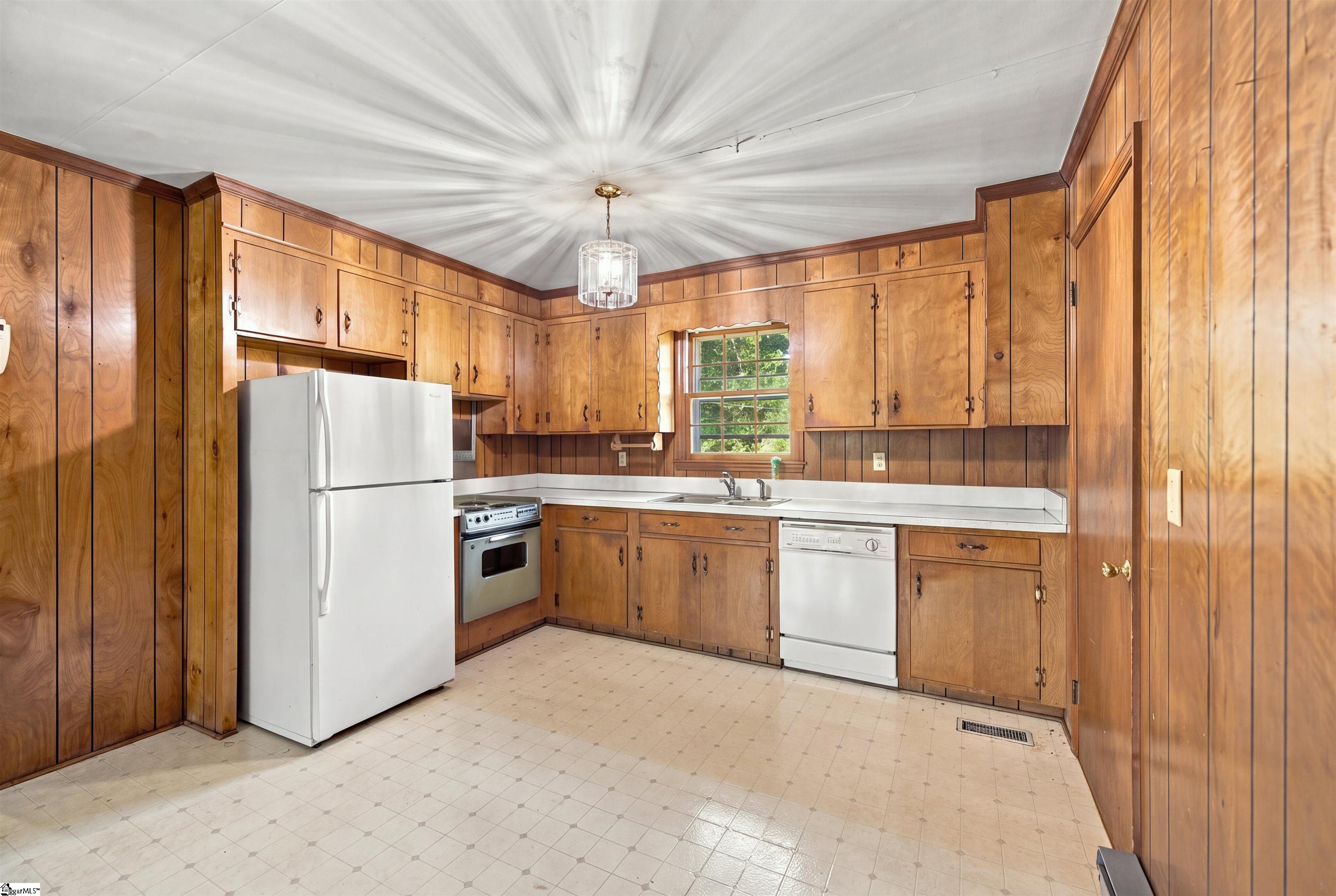 404 Forest Hills Drive Property Photo 6
