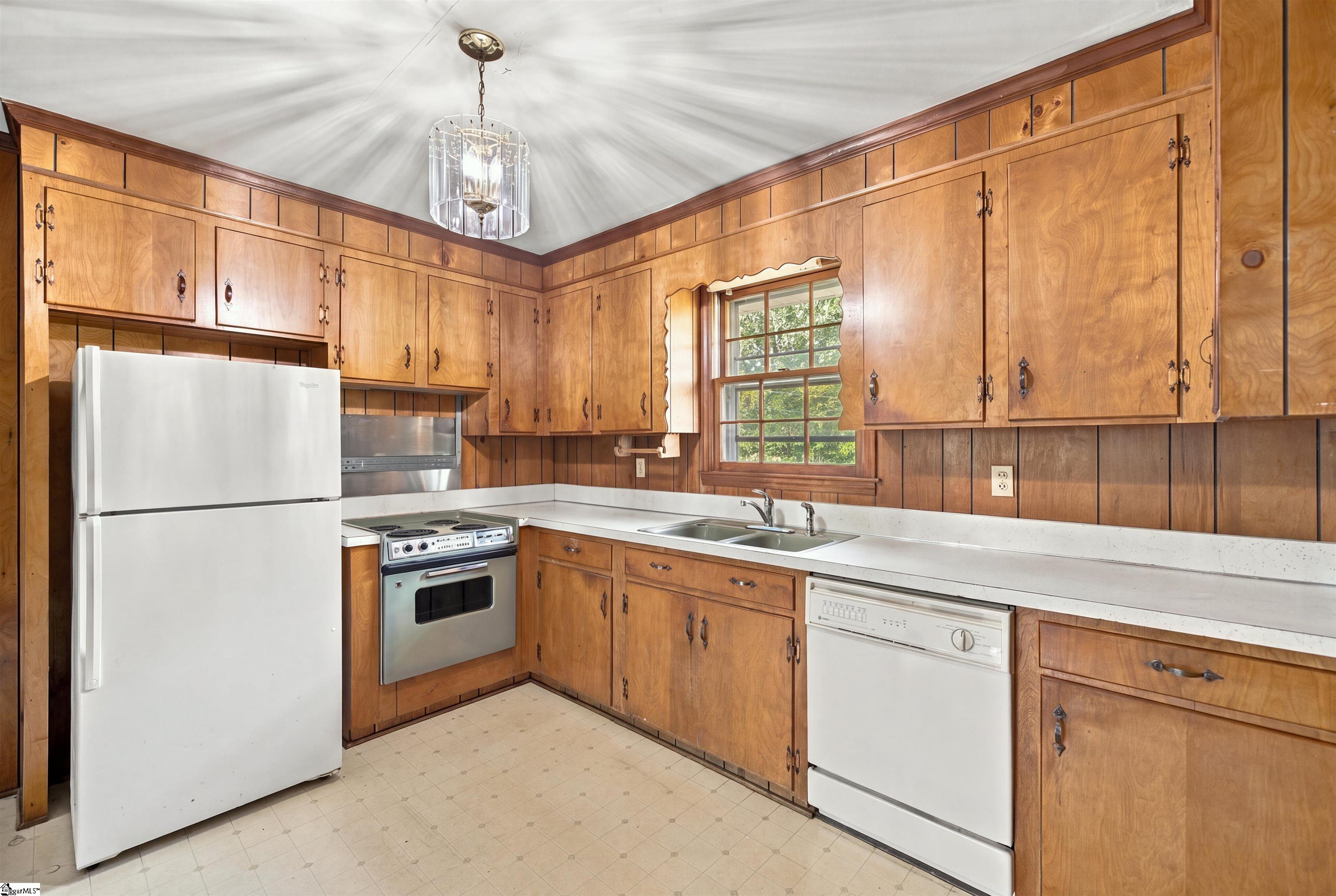 404 Forest Hills Drive Property Photo 7
