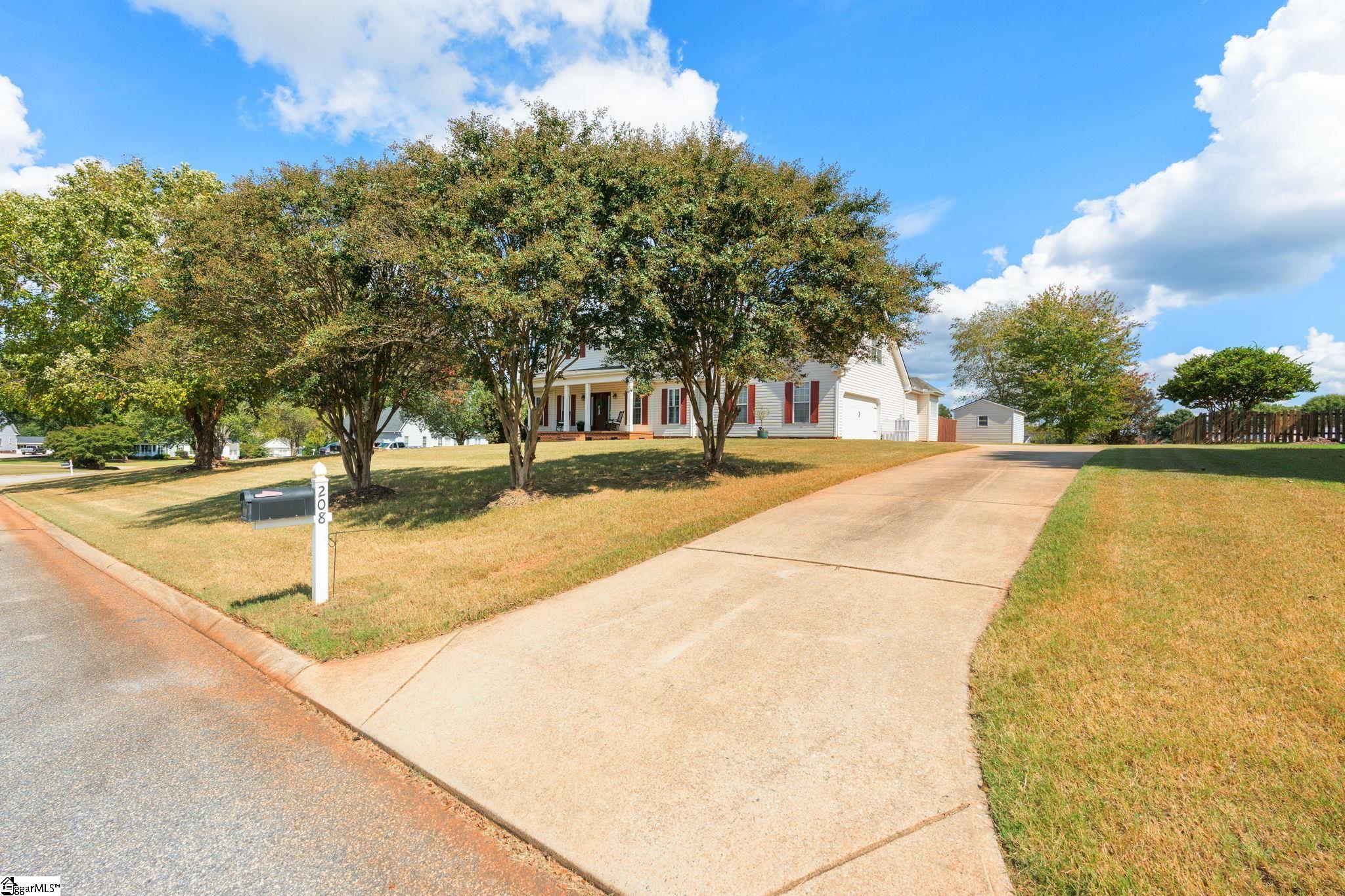 208 Legacy Farm Drive Property Photo 4