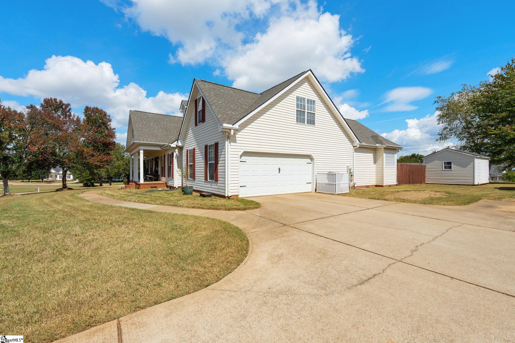 208 Legacy Farm Drive Property Photo 7
