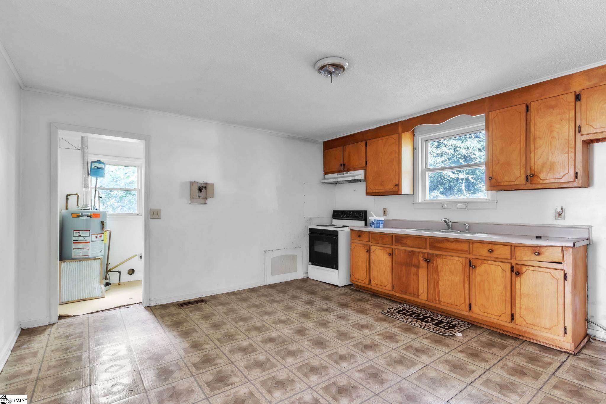 27 11th Street Property Photo 6