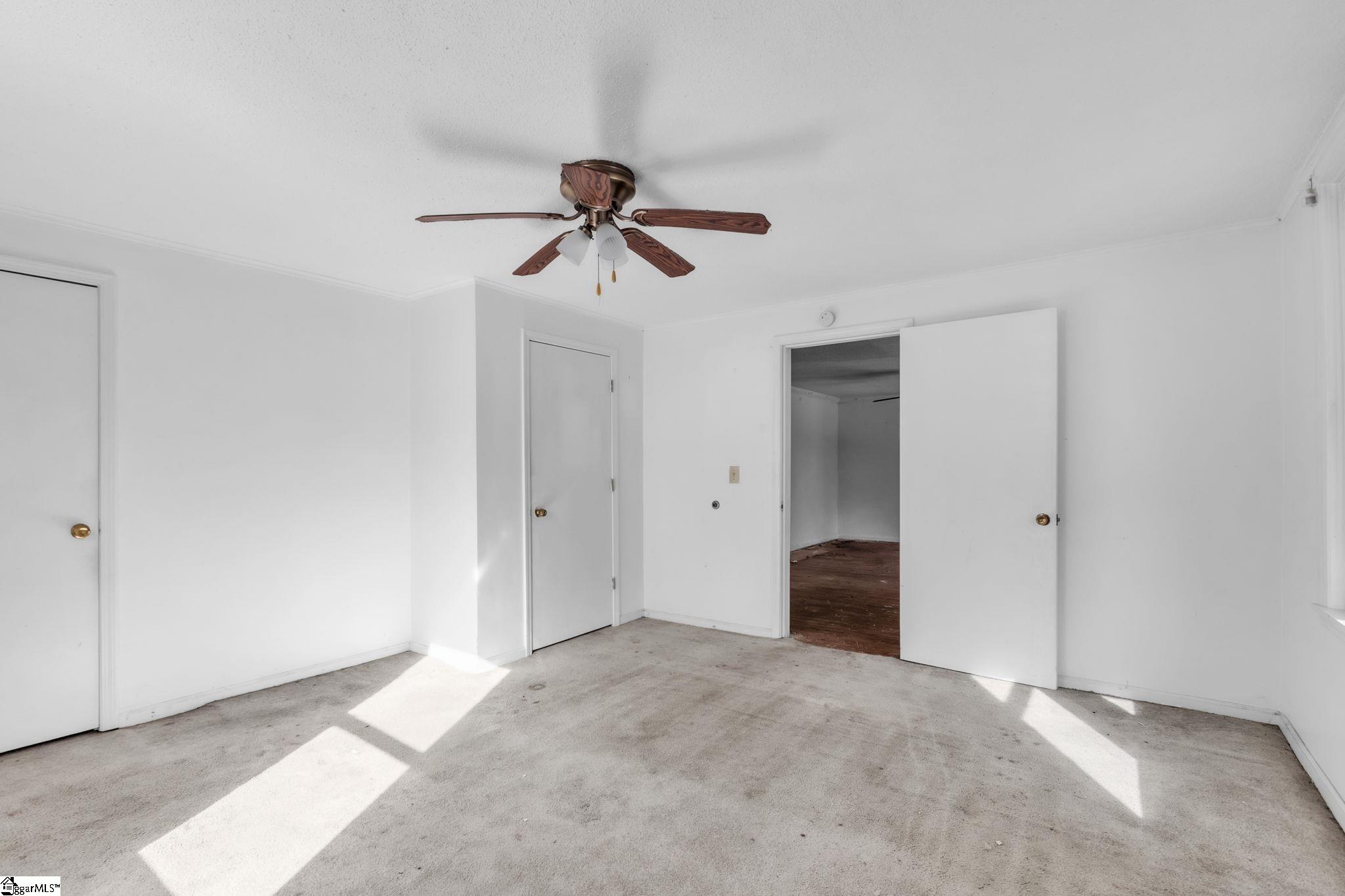 27 11th Street Property Photo 10