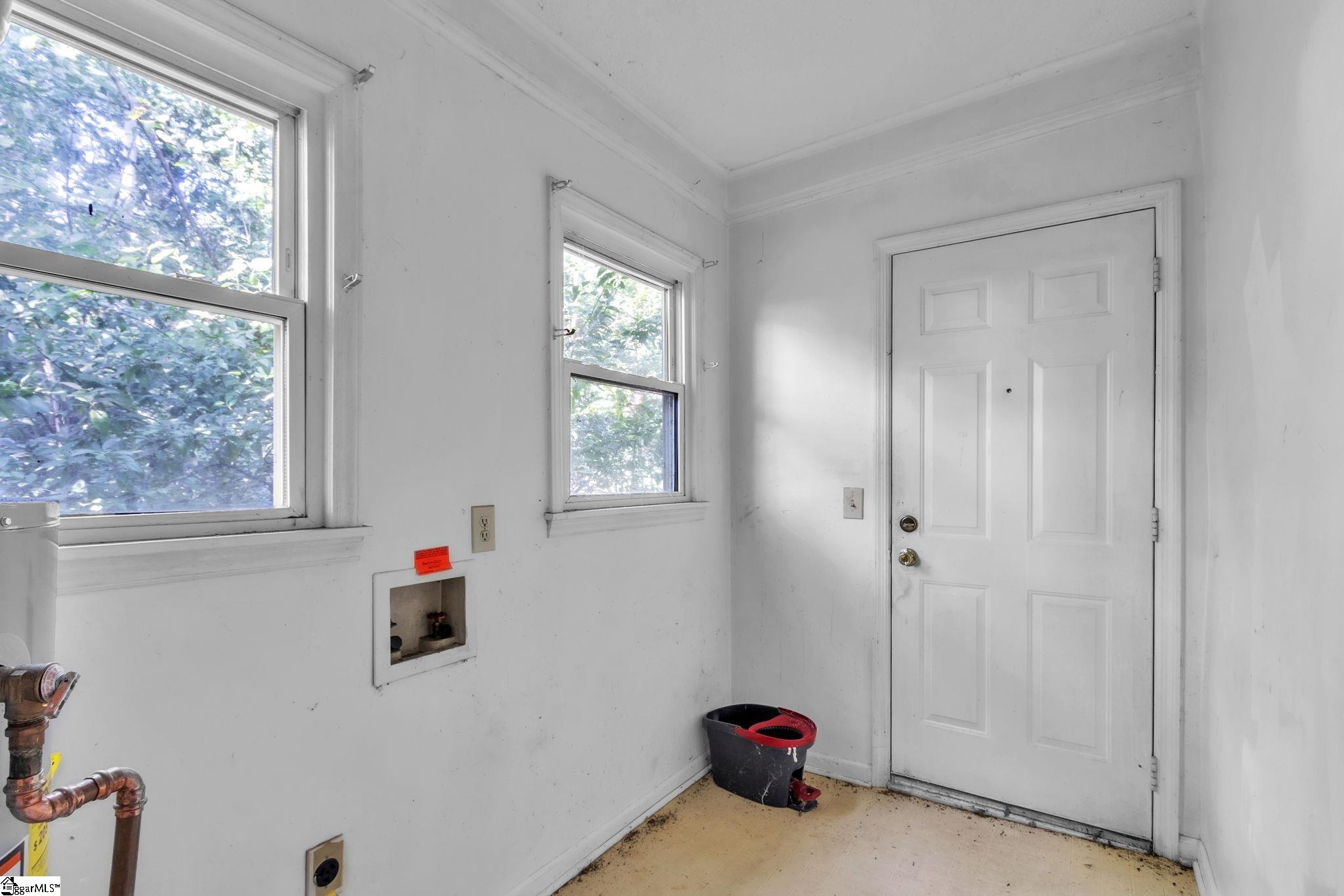 27 11th Street Property Photo 12
