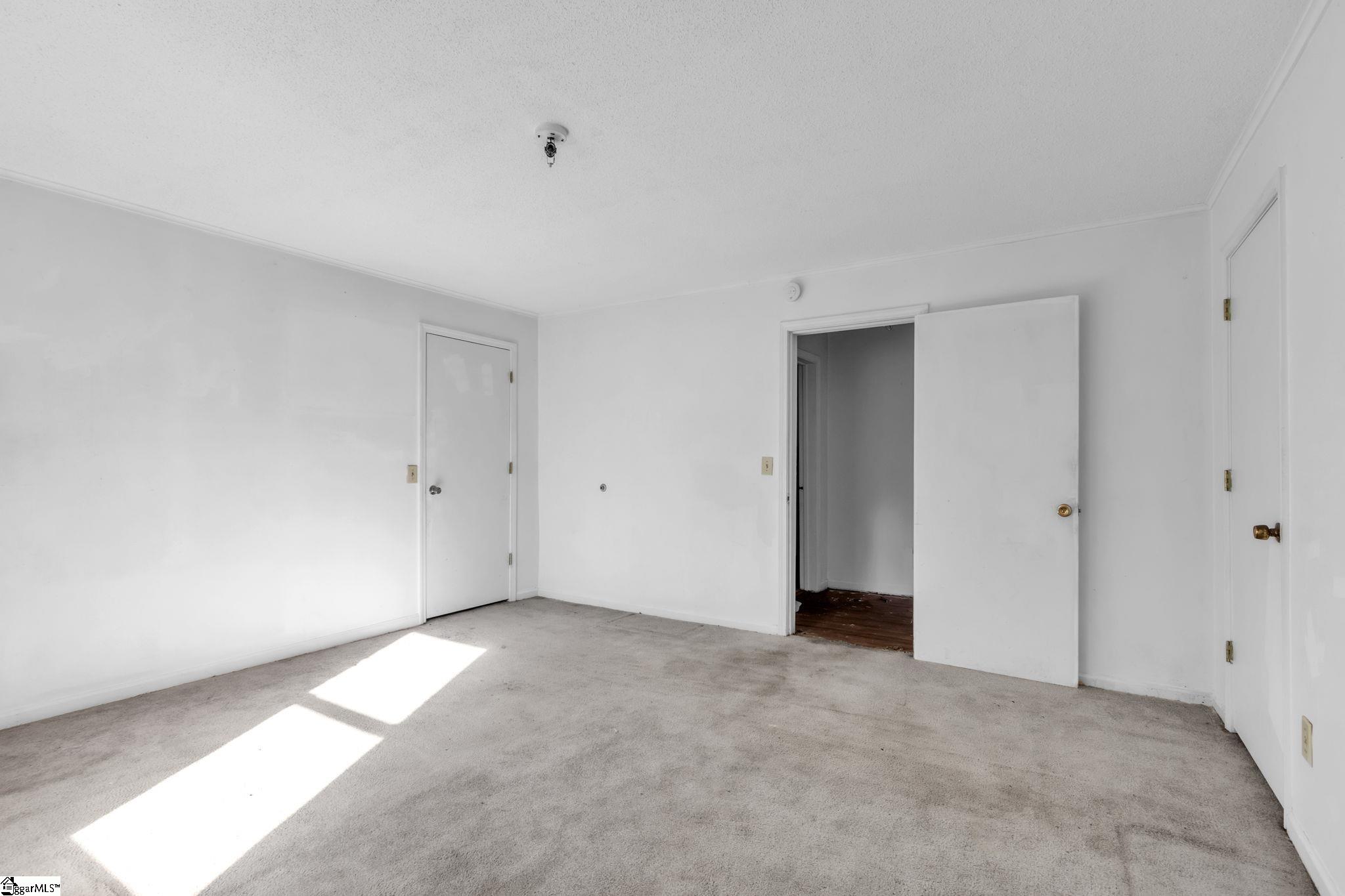27 11th Street Property Photo 14