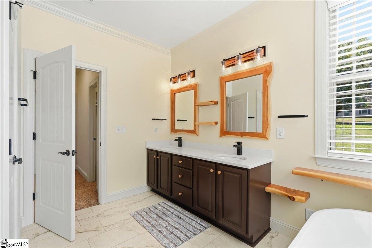 101 C And S Drive Property Photo 11