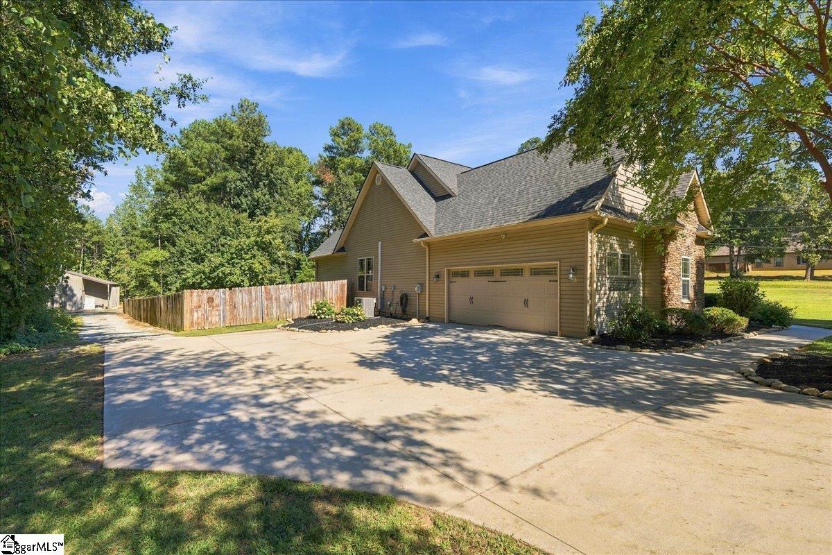 101 C And S Drive Property Photo 27