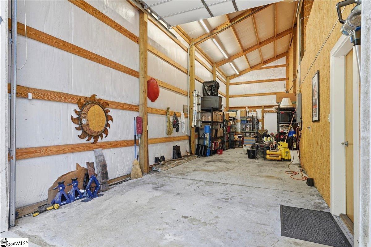 101 C And S Drive Property Photo 33