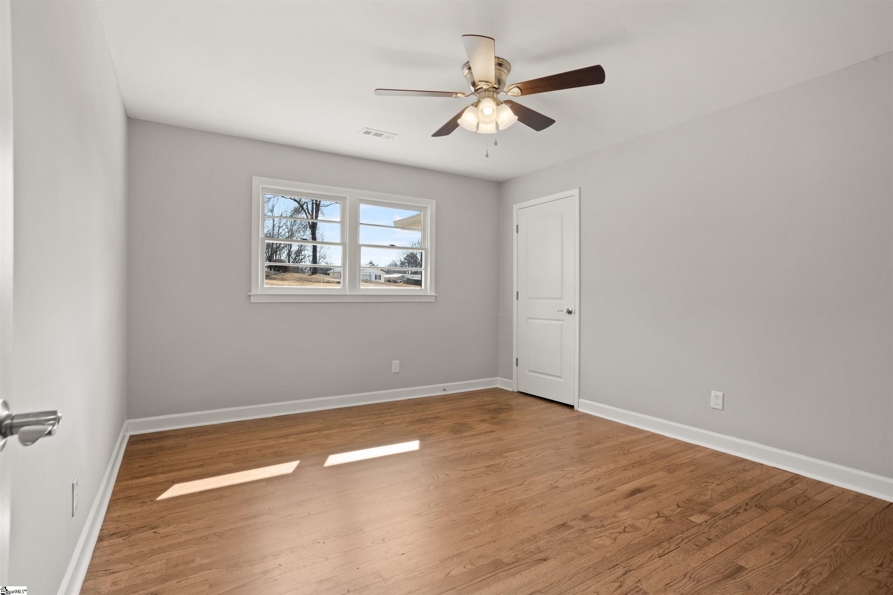 115 Pinetree Lane Property Photo 16