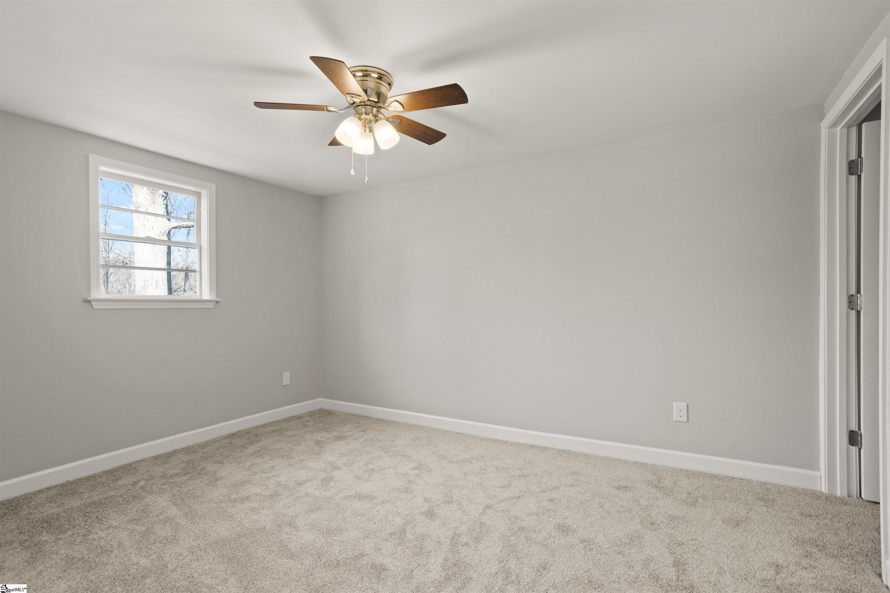 115 Pinetree Lane Property Photo 29