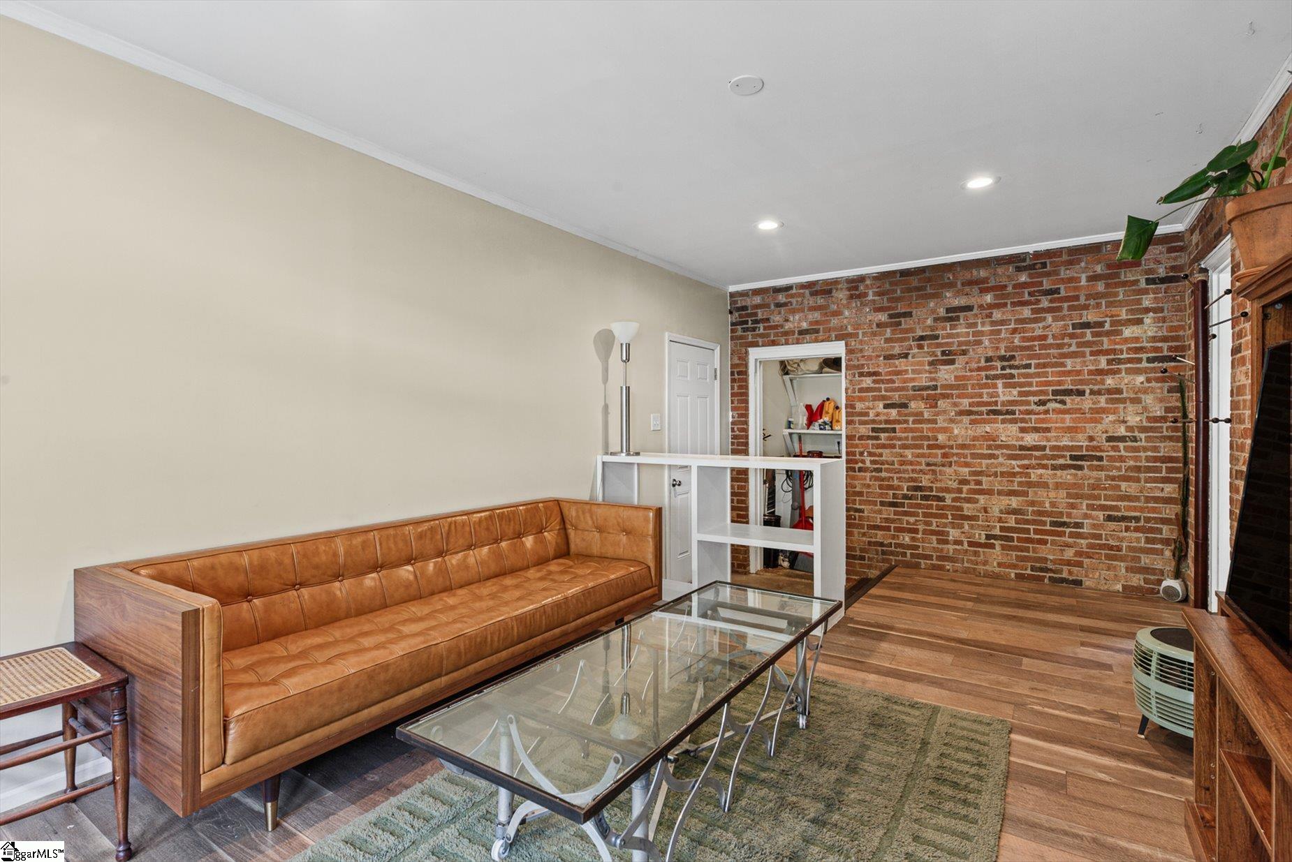48 Carriage Drive Property Photo 3