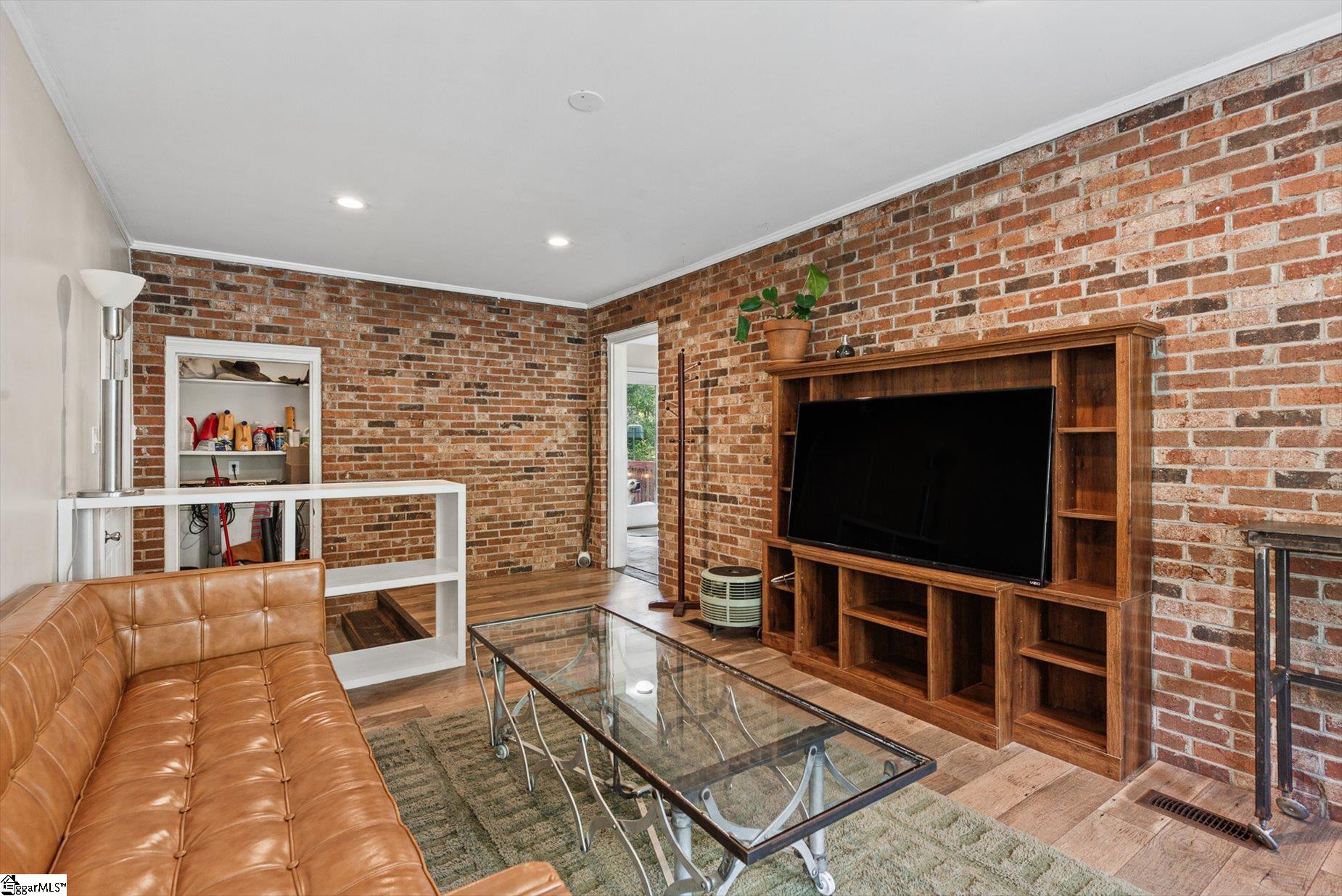 48 Carriage Drive Property Photo 4