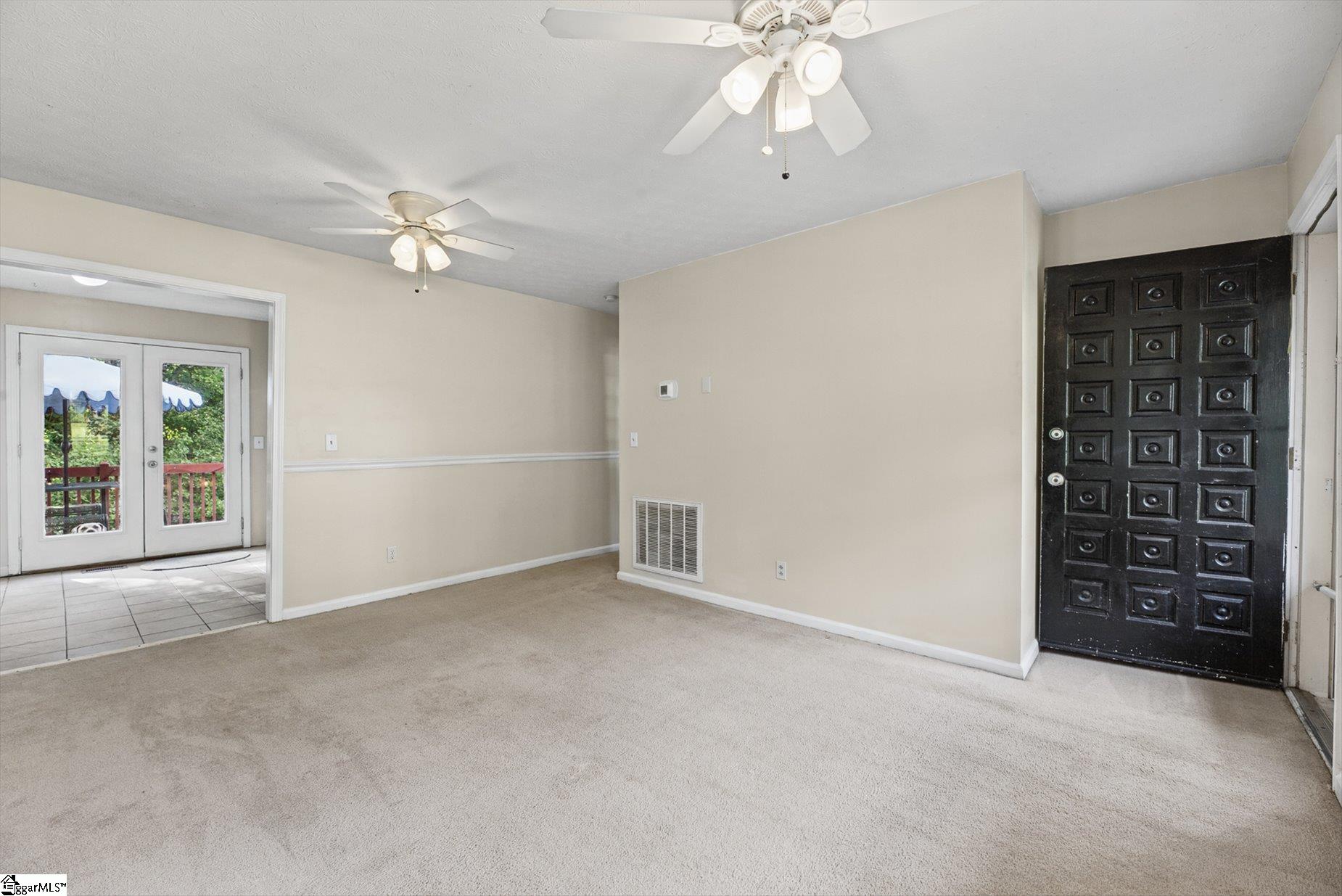 48 Carriage Drive Property Photo 6