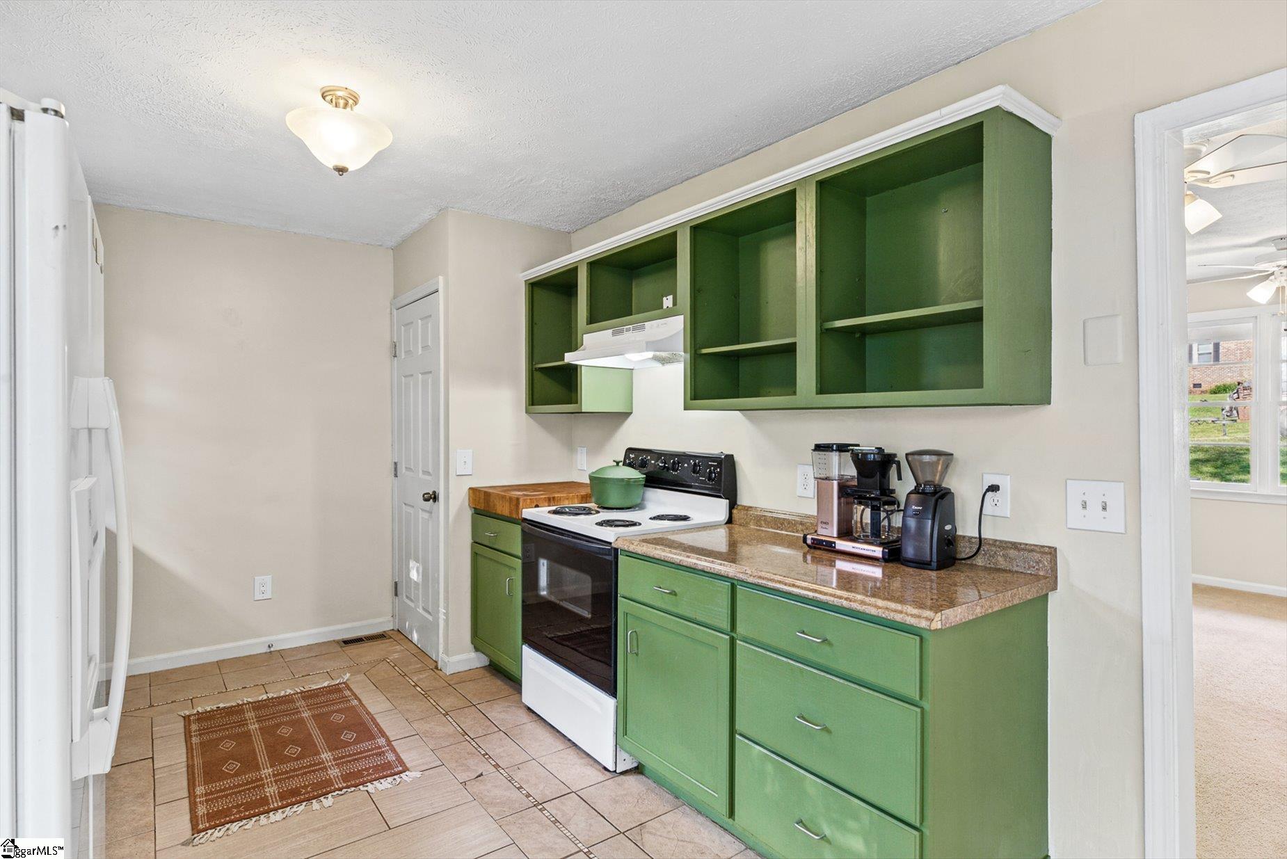 48 Carriage Drive Property Photo 8