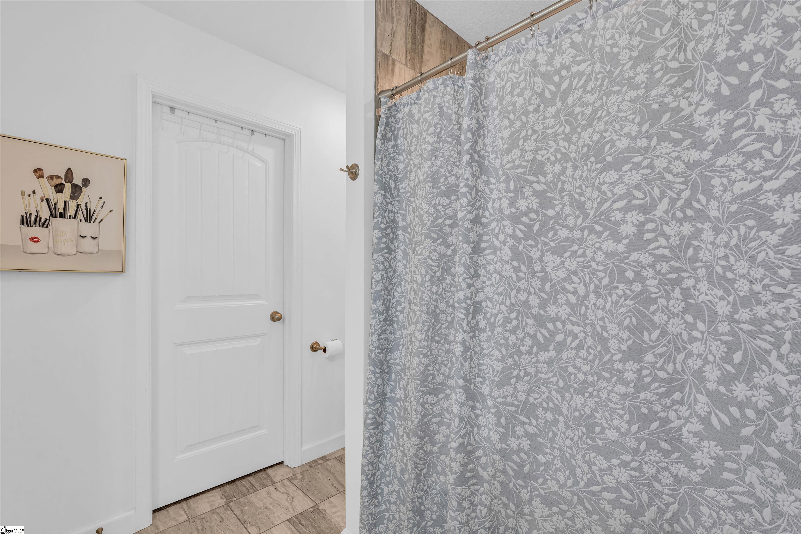 547 Foster Place Property Photo 18
