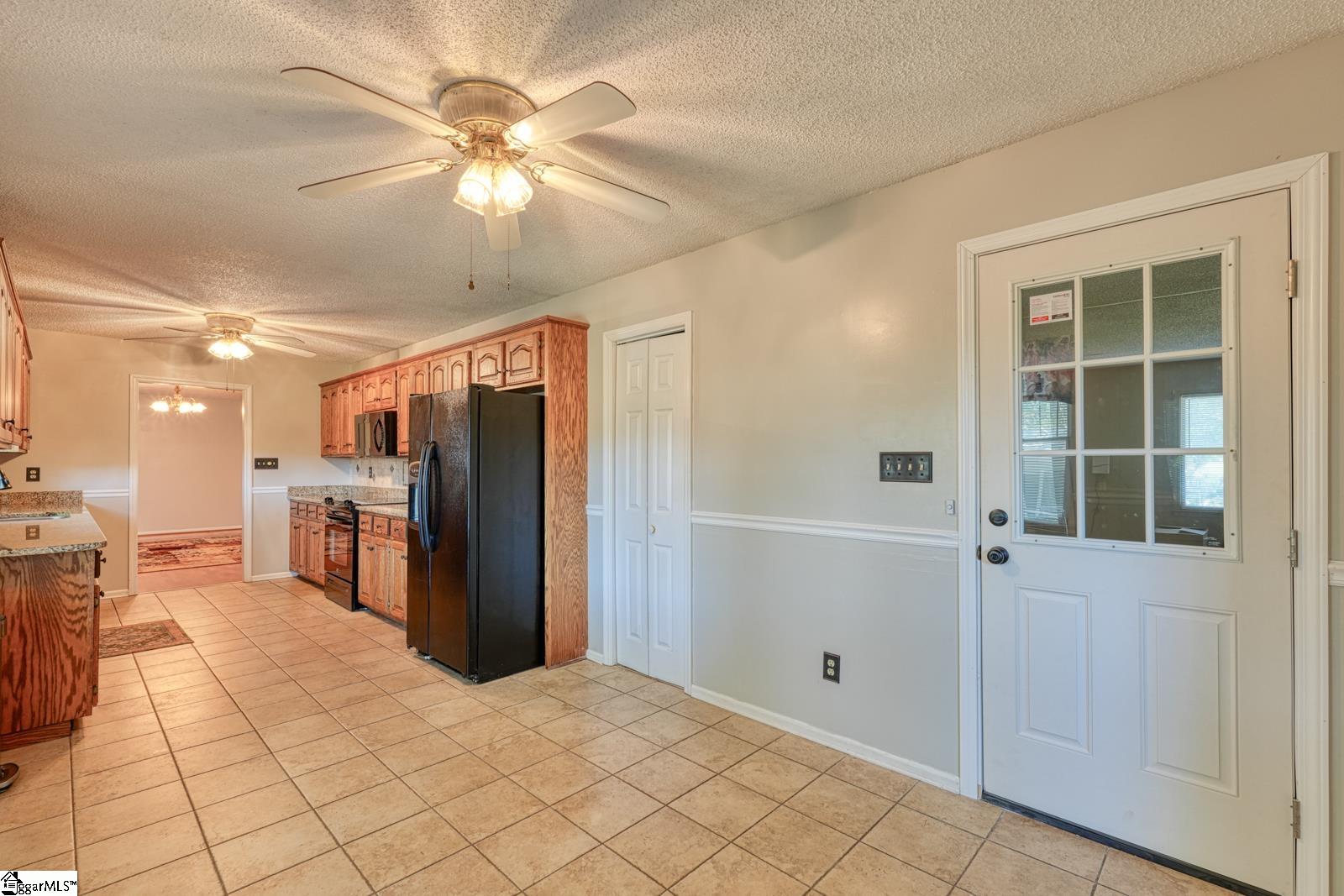 404 Cresthaven Drive Property Photo 16