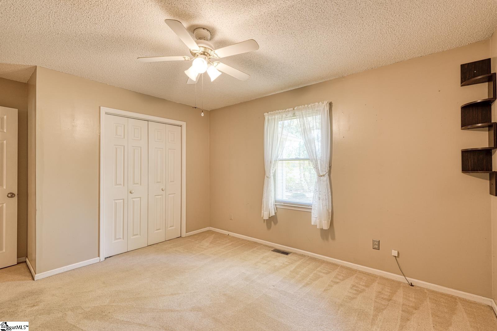 404 Cresthaven Drive Property Photo 31