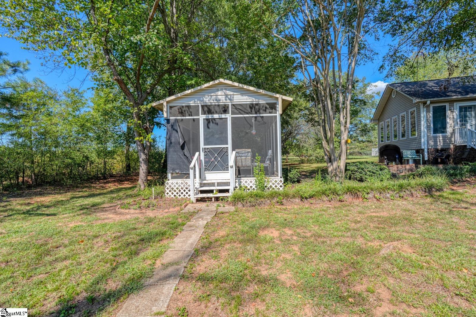 404 Cresthaven Drive Property Photo 35